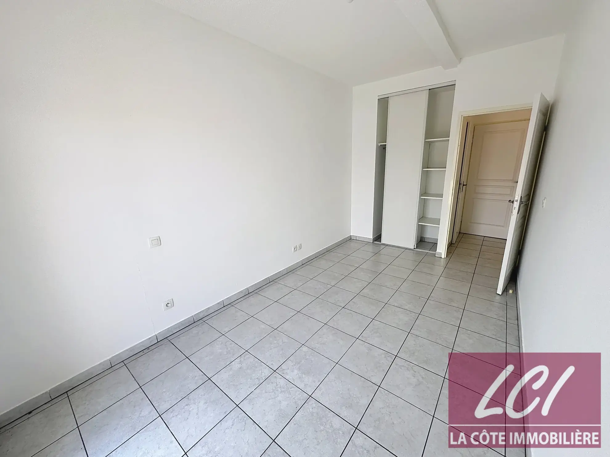 Bel appartement T2 avec terrasse à Gujan-Mestras - Ideal pour résidence ou investissement 