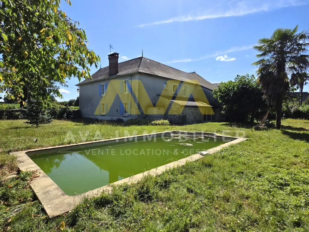 Maison de caractère de 6 pièces avec dépendance et piscine à Navarrenx 