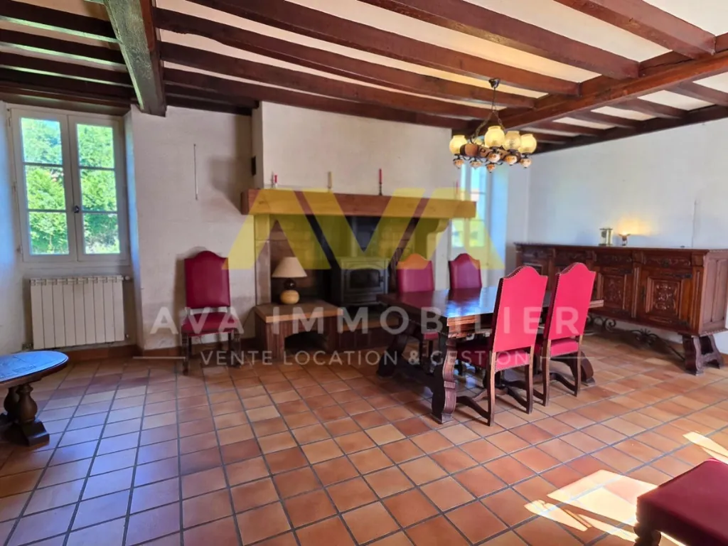 Maison de caractère de 6 pièces avec dépendance et piscine à Navarrenx 