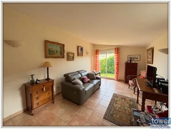 Maison familiale de 120 m² avec garage et jardin à Pont du Casse 