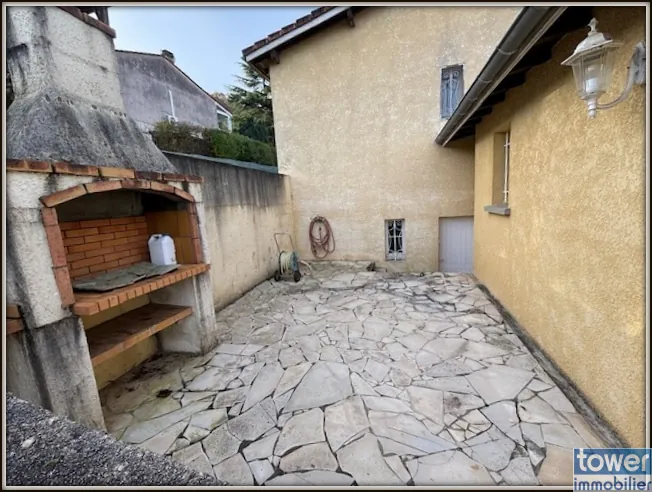 Maison familiale de 120 m² avec garage et jardin à Pont du Casse 