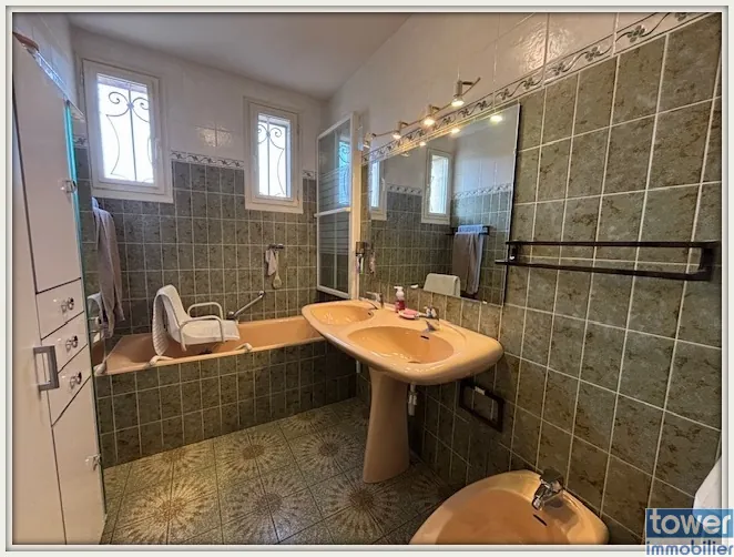 Maison familiale de 120 m² avec garage et jardin à Pont du Casse 