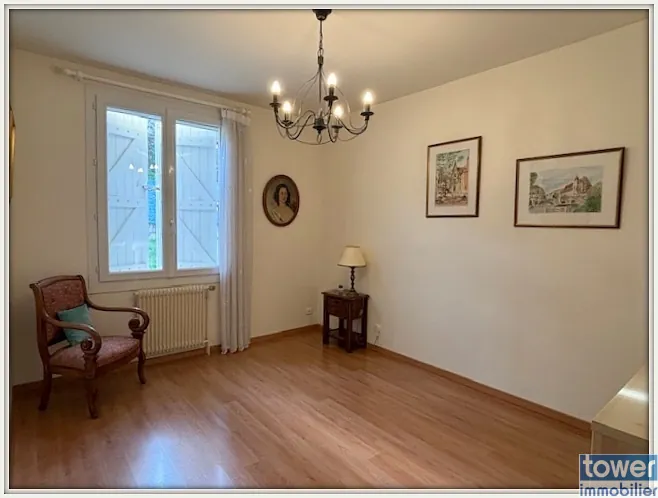 Maison familiale de 120 m² avec garage et jardin à Pont du Casse 