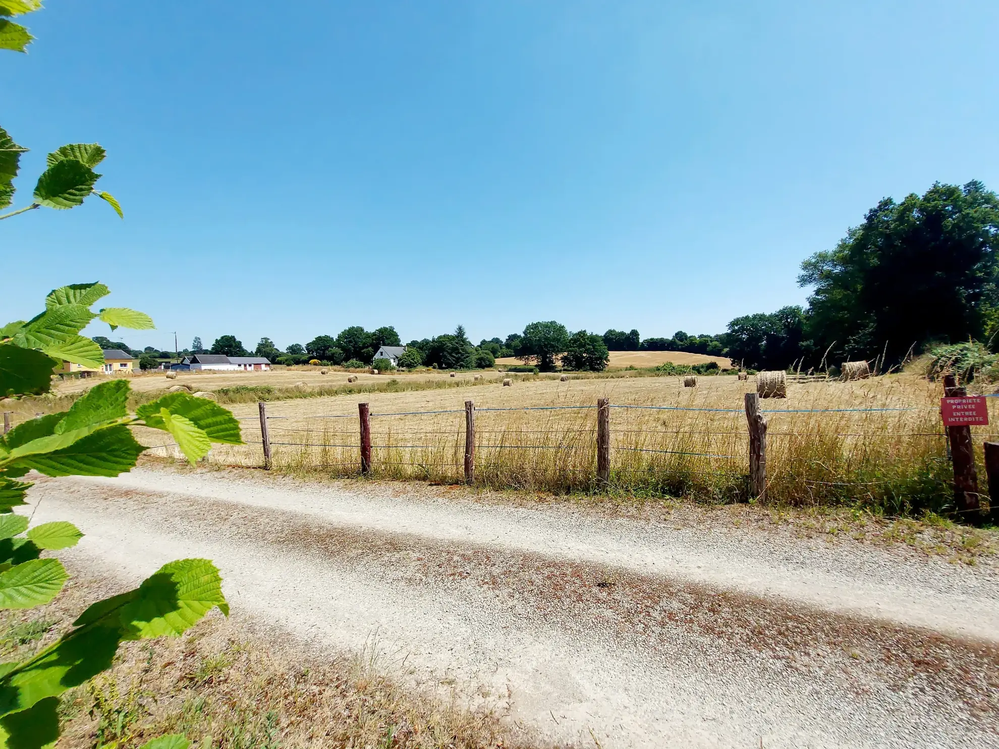 Grande maison de campagne à Port Brillet avec terrain et dépendances - Vue 360° 