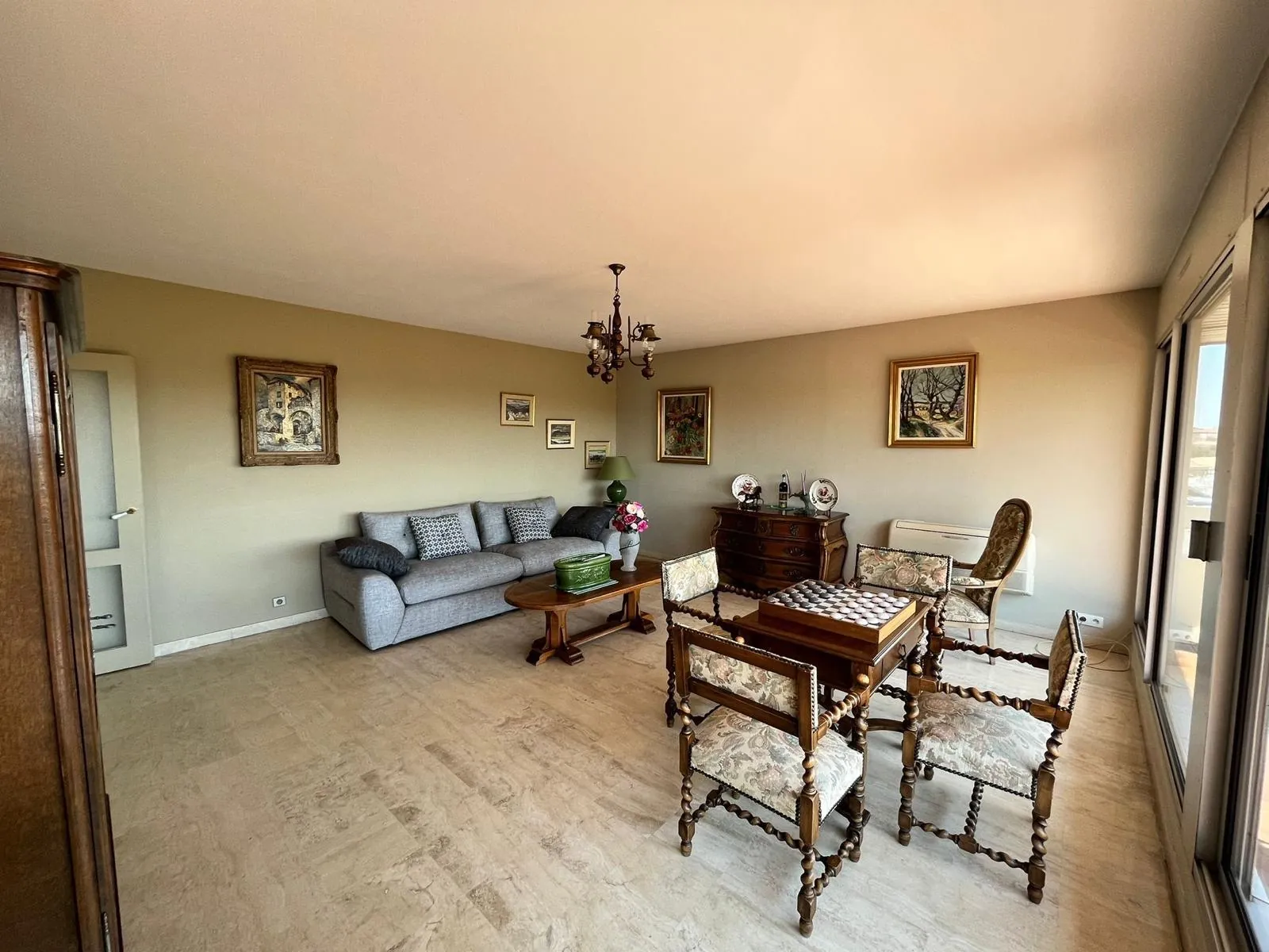 Bel appartement de 115m² avec terrasse à Alès en centre-ville 