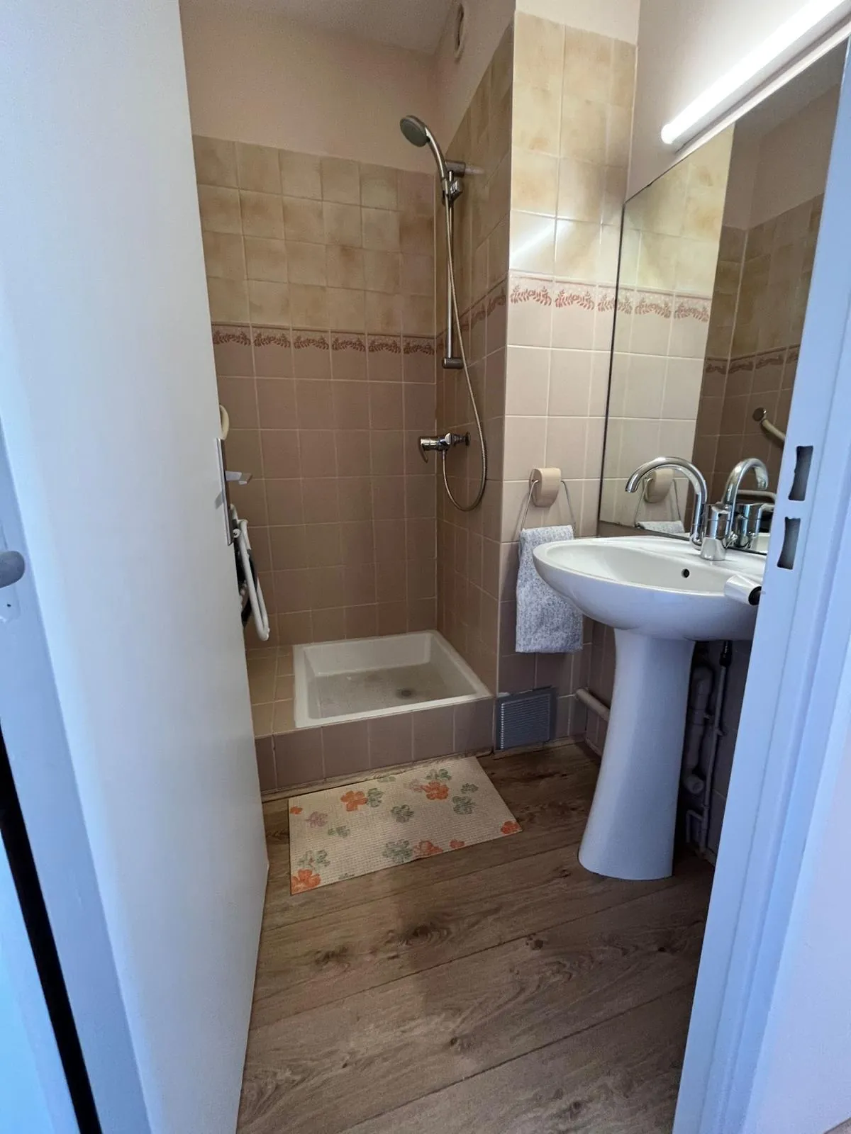 Bel appartement de 115m² avec terrasse à Alès en centre-ville 