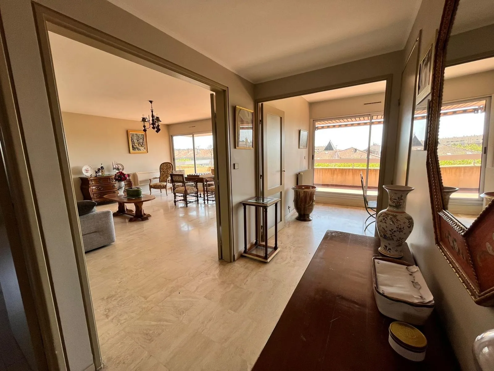 Bel appartement de 115m² avec terrasse à Alès en centre-ville 