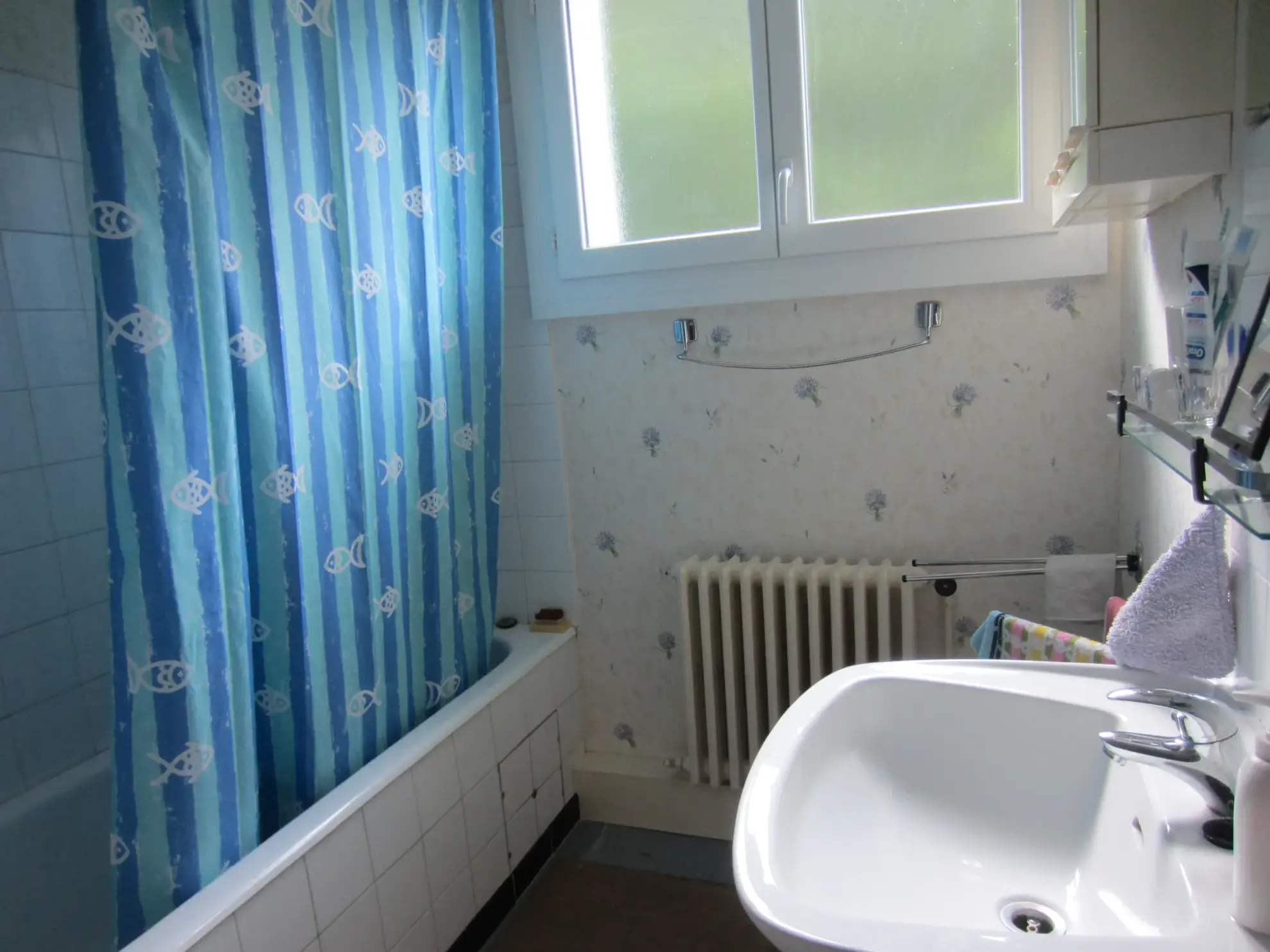 Appartement T2 à Couflens avec balcon, cave et parking, idéal pour résidence ou location touristique 