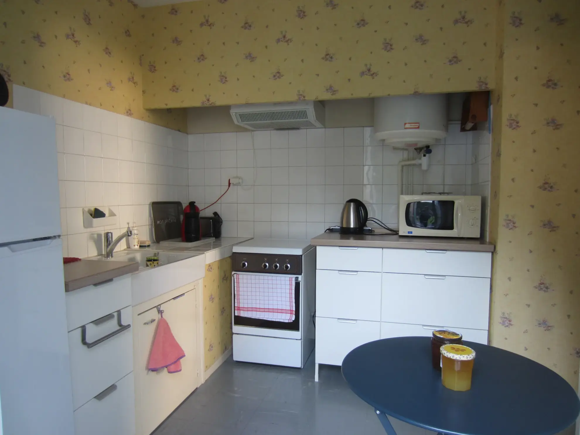 Appartement T2 à Couflens avec balcon, cave et parking, idéal pour résidence ou location touristique 