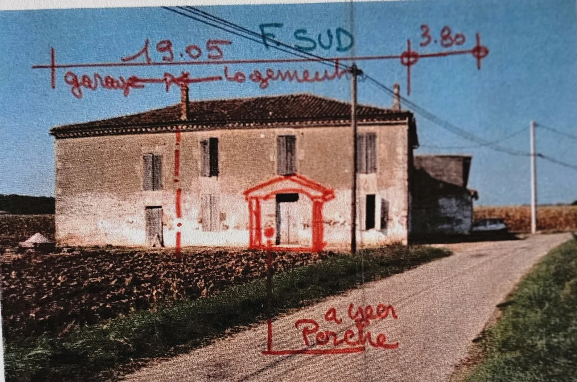 À vendre bâtisse en pierre à rénover à Tonneins, lot de 190 m² sur terrain de 3000 m² 