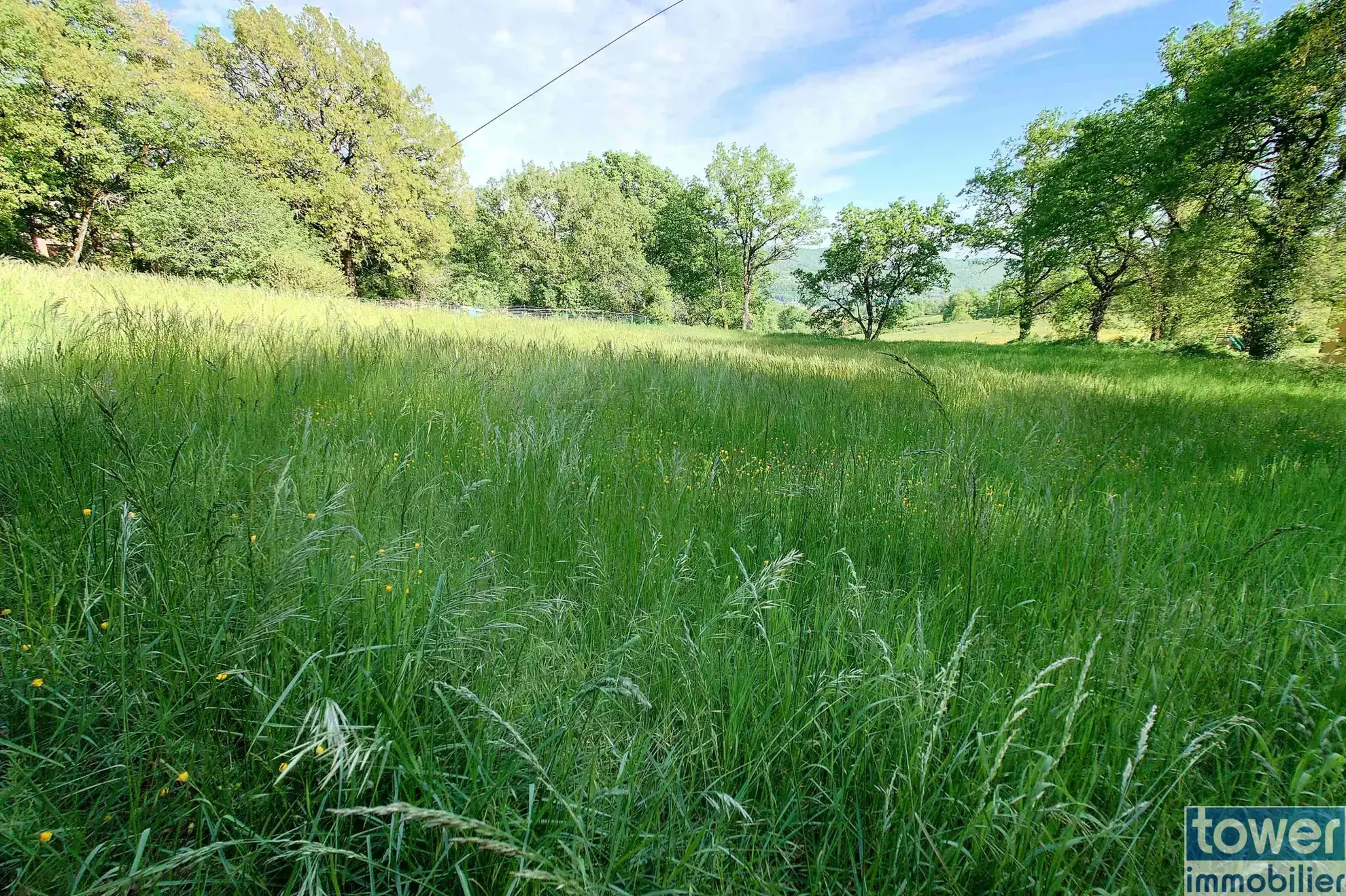 Terrain à bâtir de 1885 m² à Villefranche de Rouergue avec vue dégagée 