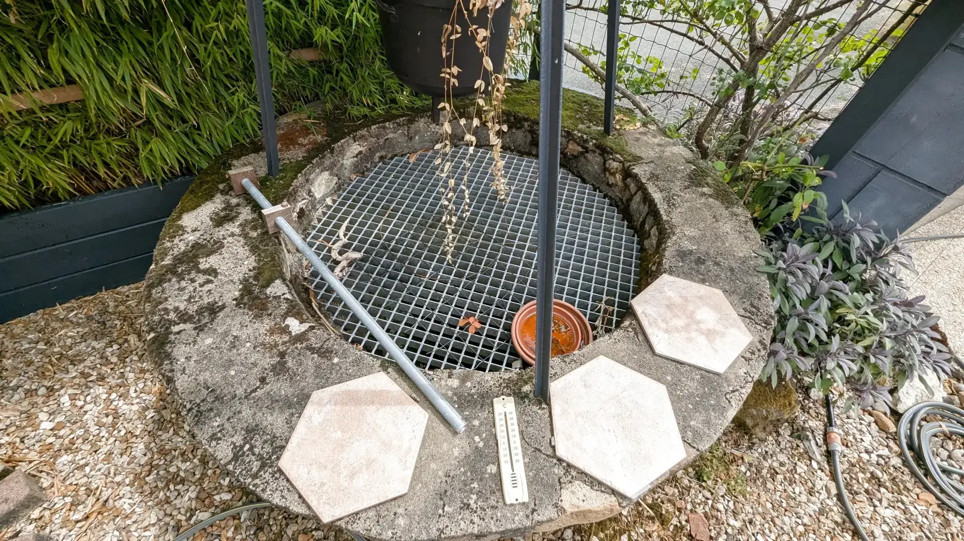 Maison de plain-pied à vendre à Sansais avec dépendances et terrain clos 