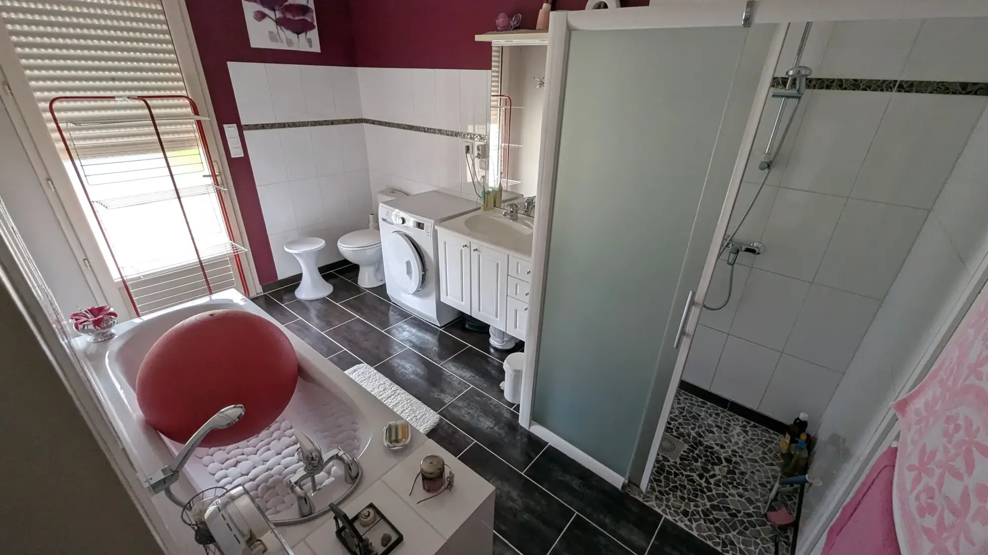 Maison de plain-pied à vendre à Sansais avec dépendances et terrain clos 