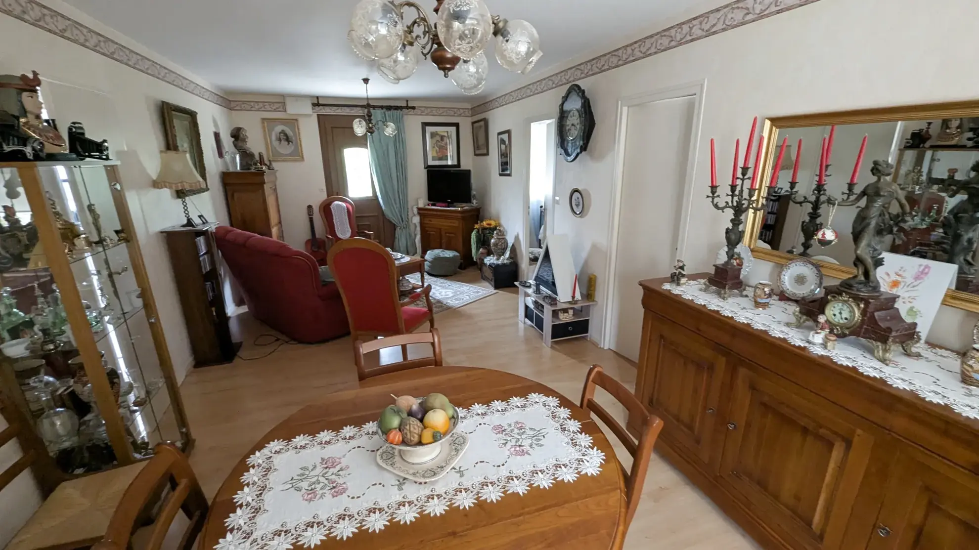 Maison de plain-pied à vendre à Sansais avec dépendances et terrain clos 