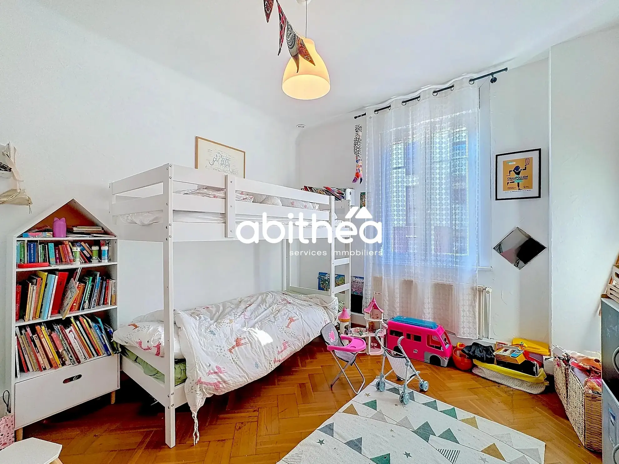 Maison de ville à Arras avec 4 chambres, cour en Sud et emplacement privilégié 