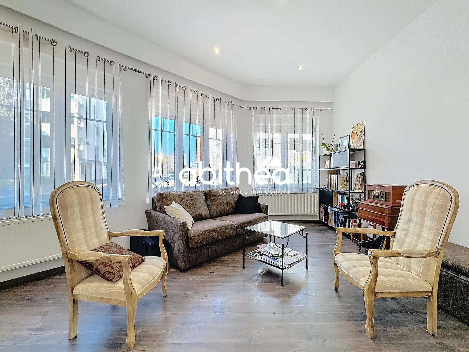 Maison de ville de 112 m² avec 4 chambres à Arras, secteur prisé, proche centre et cour ensoleillée