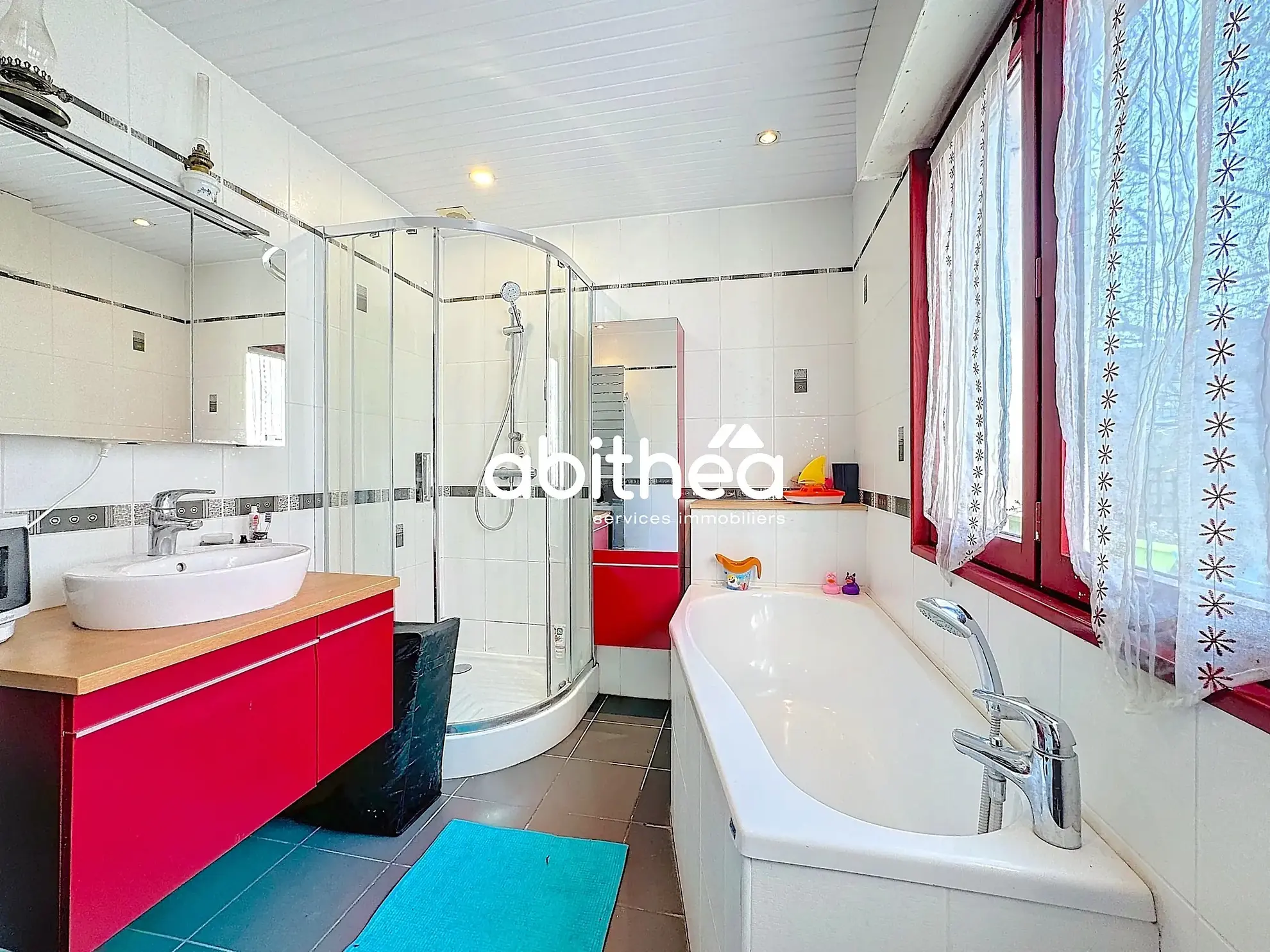 Maison de ville à Arras avec 4 chambres, cour en Sud et emplacement privilégié 