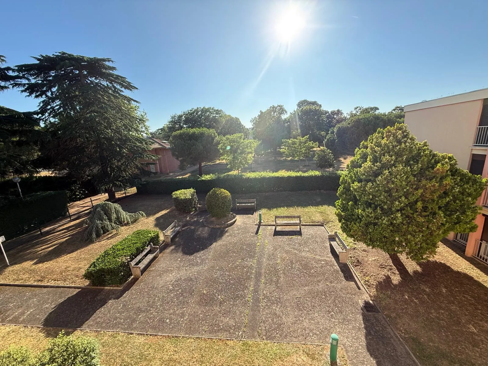 Appartement T4 entièrement rénové avec parking proche du parc Duroc à Colomiers 