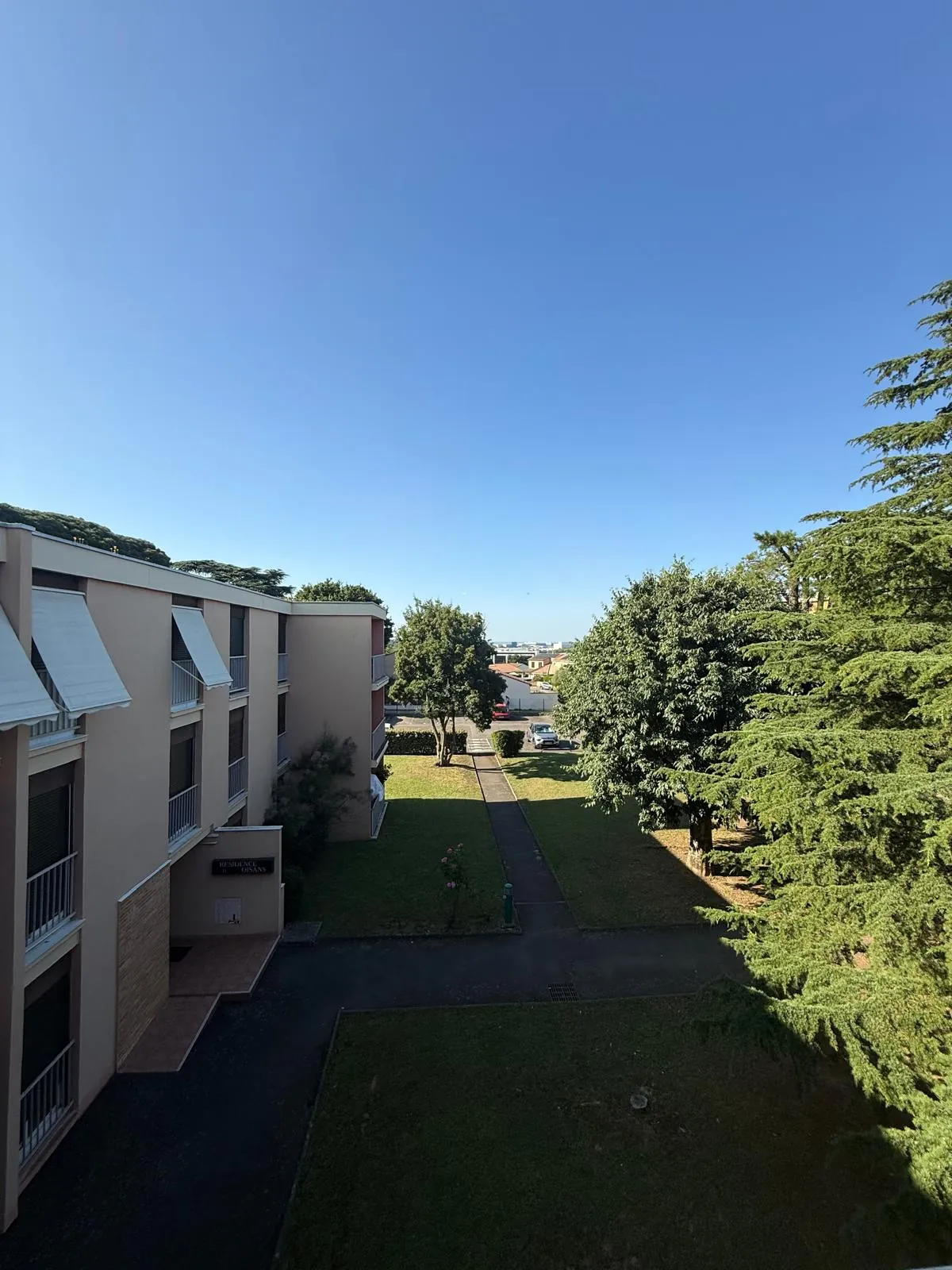 Appartement T4 entièrement rénové avec parking proche du parc Duroc à Colomiers 