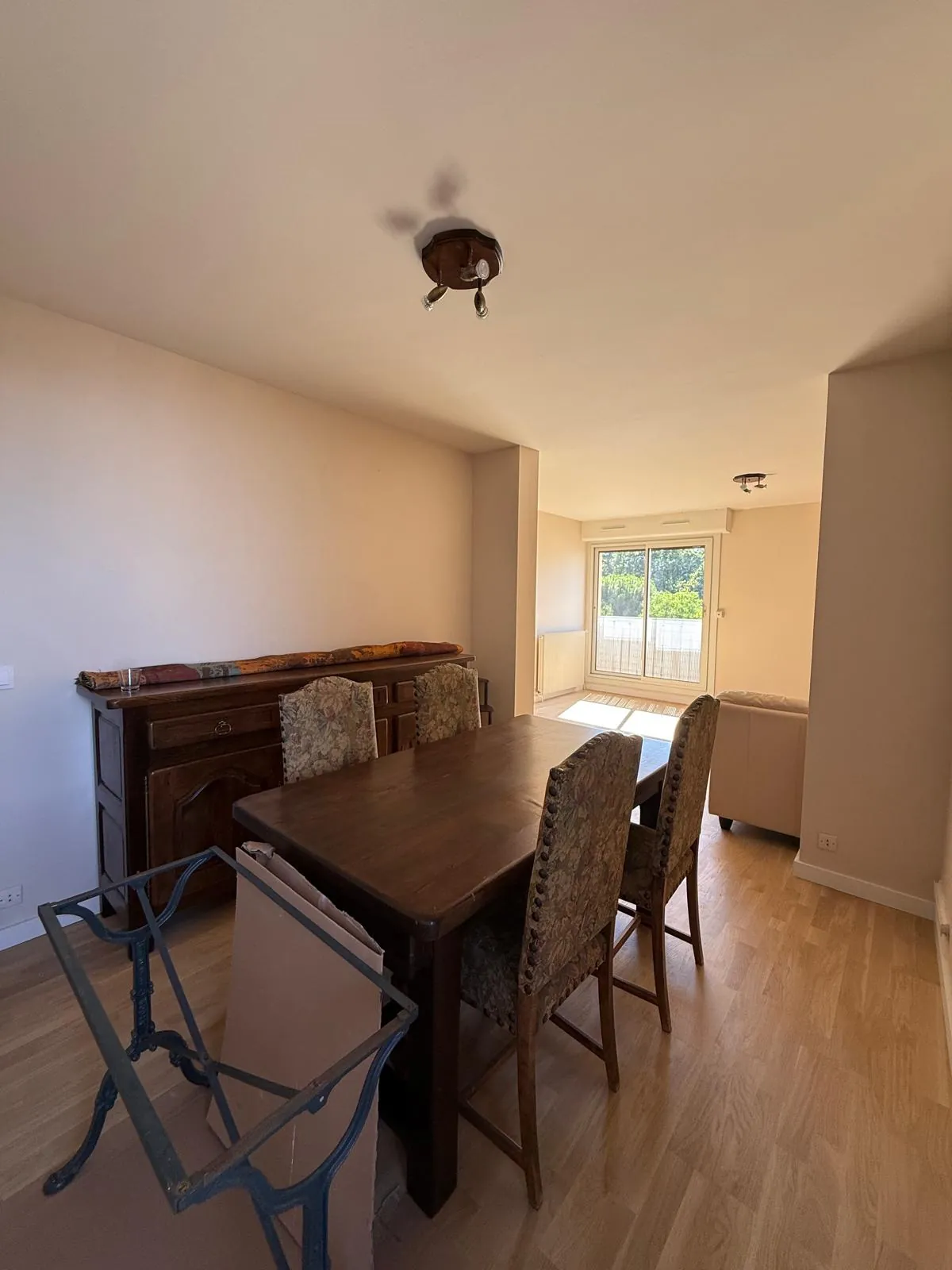 Appartement T4 entièrement rénové avec parking proche du parc Duroc à Colomiers 