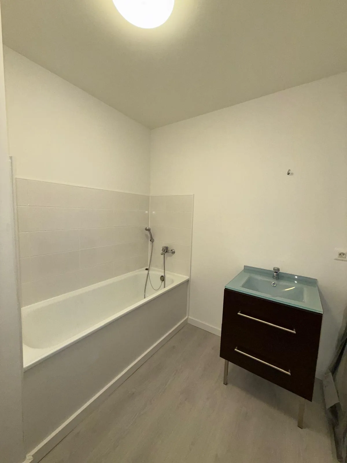 Appartement T4 entièrement rénové avec parking proche du parc Duroc à Colomiers 