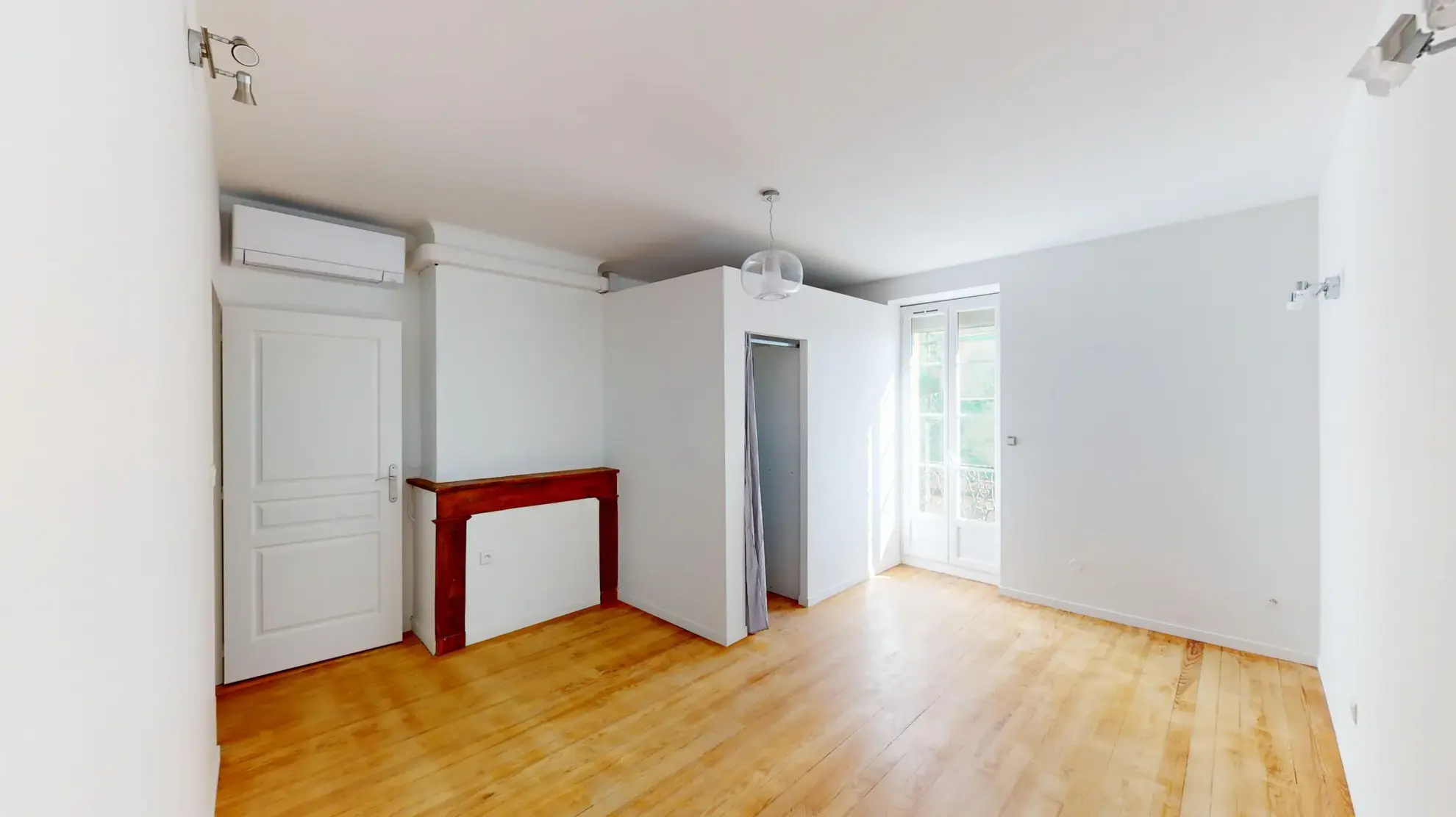 Belle maison de village rénovée avec toit-terrasse à Miremont – 144 m² 