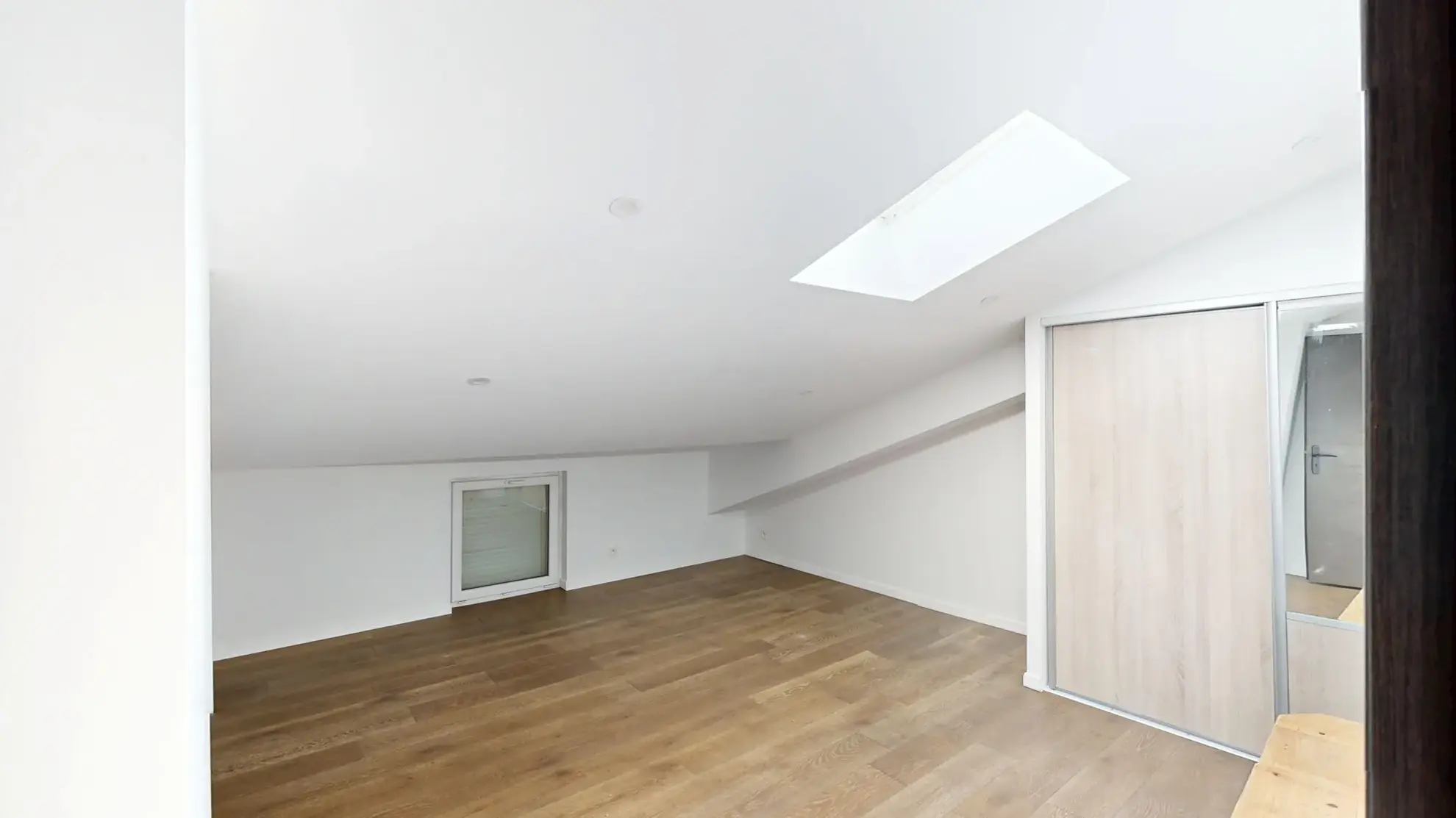 Belle maison de village rénovée avec toit-terrasse à Miremont – 144 m² 