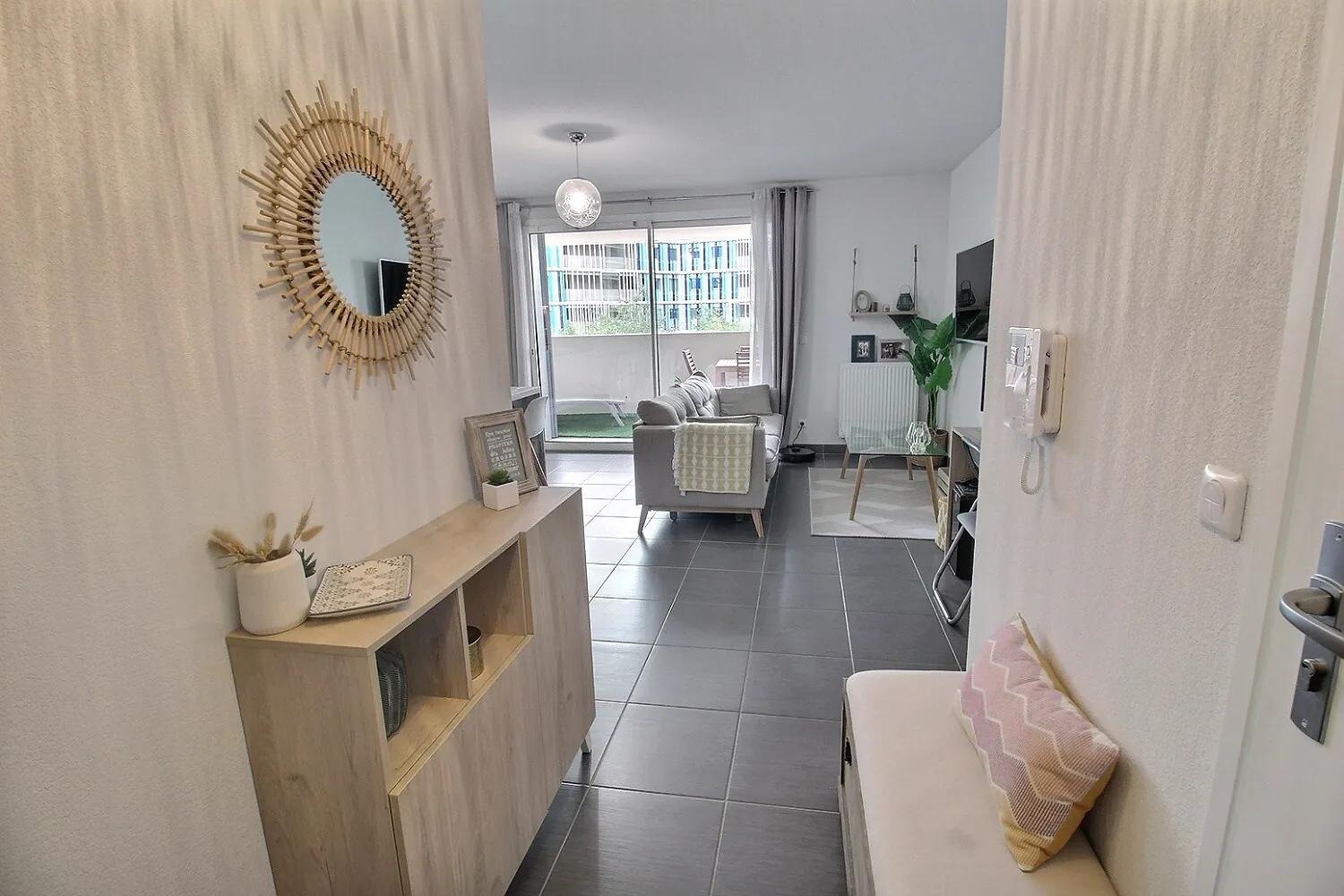 Appartement 3 pièces à vendre à Port Marianne, Montpellier avec terrasse et parking 