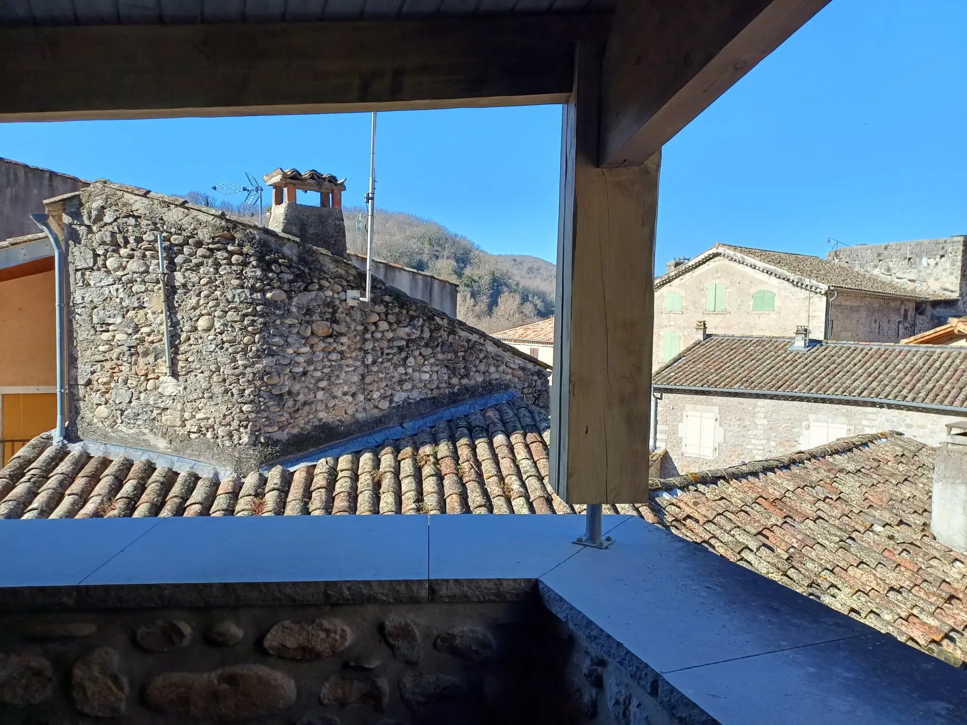 Maison de village rénovée avec terrasse à Voguë en Ardèche 