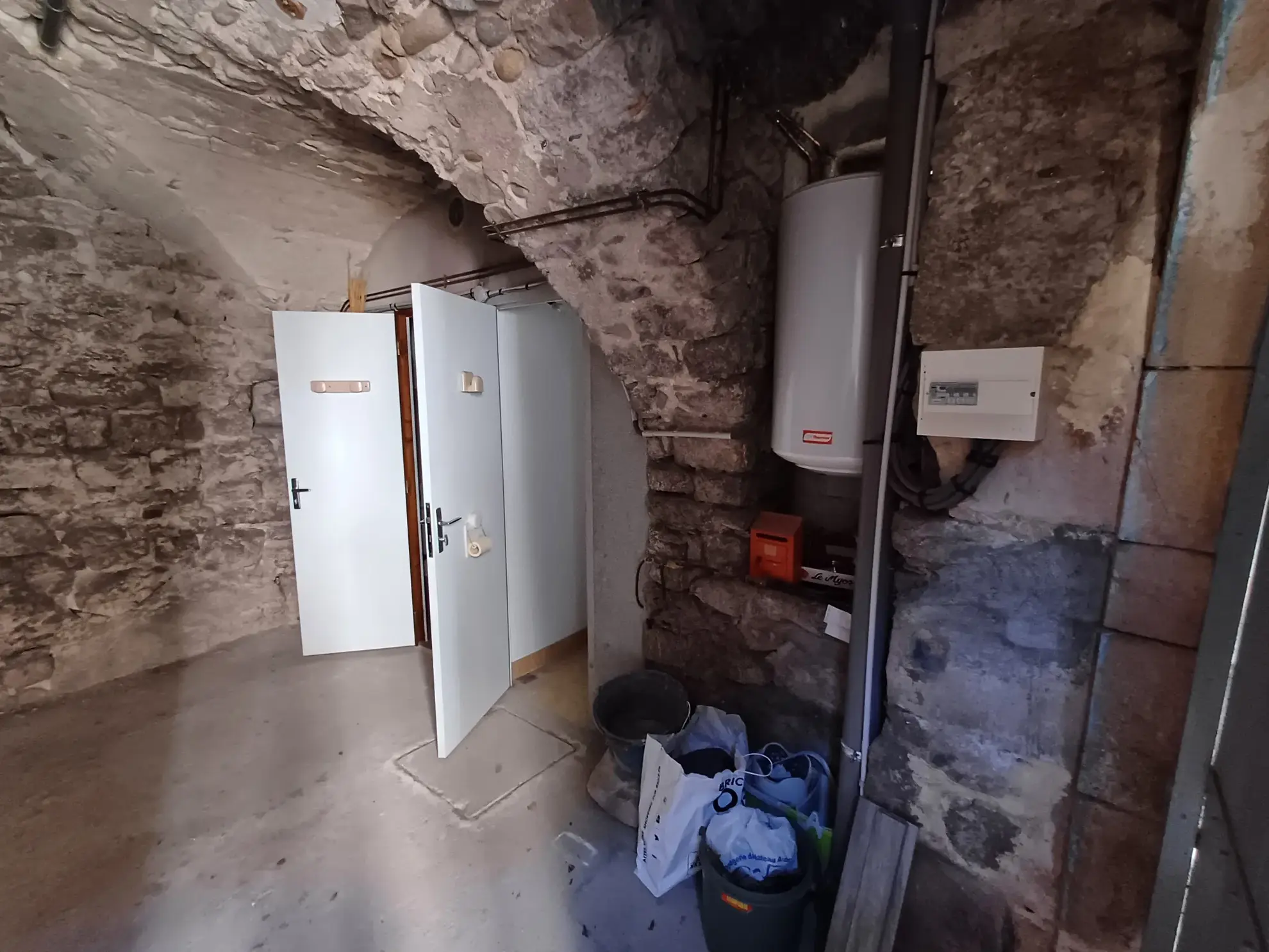 Maison de village rénovée avec terrasse à Voguë en Ardèche 