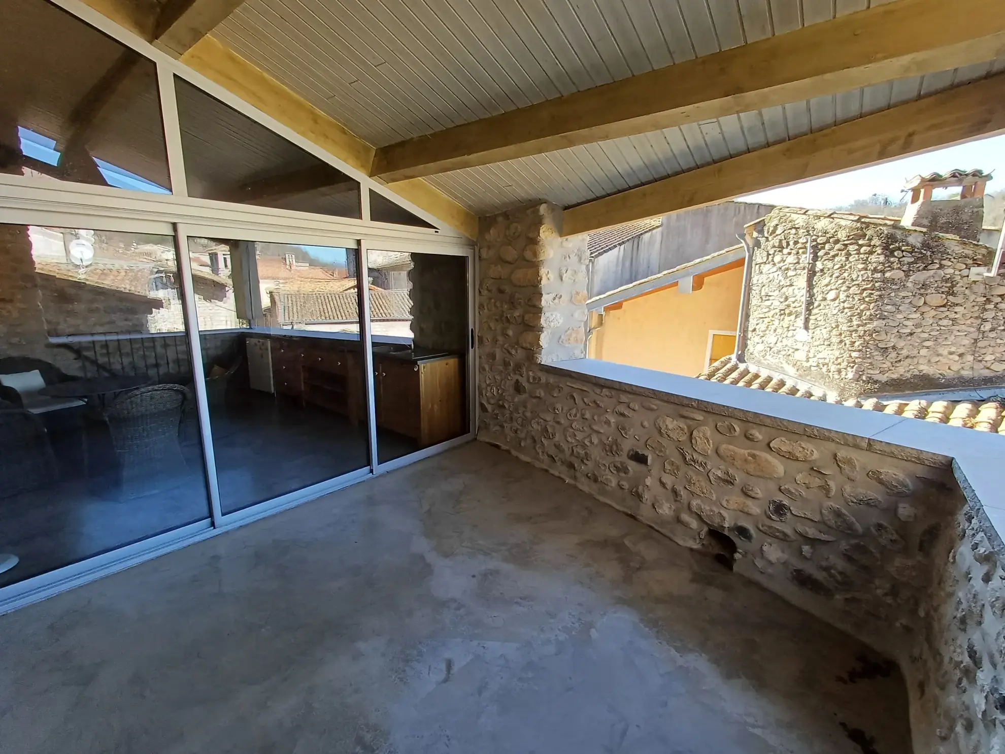 Maison de village rénovée avec terrasse à Voguë en Ardèche 