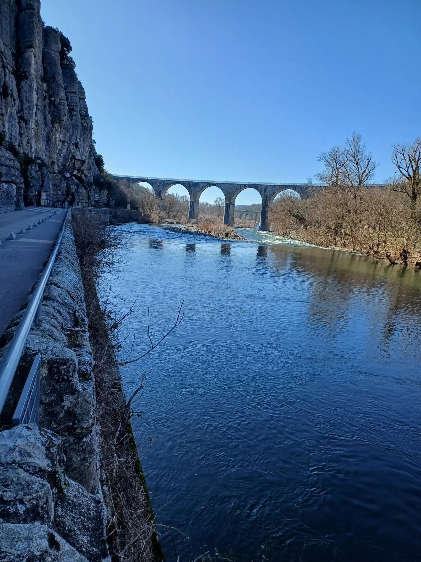 Maison de village rénovée avec terrasse à Voguë en Ardèche 