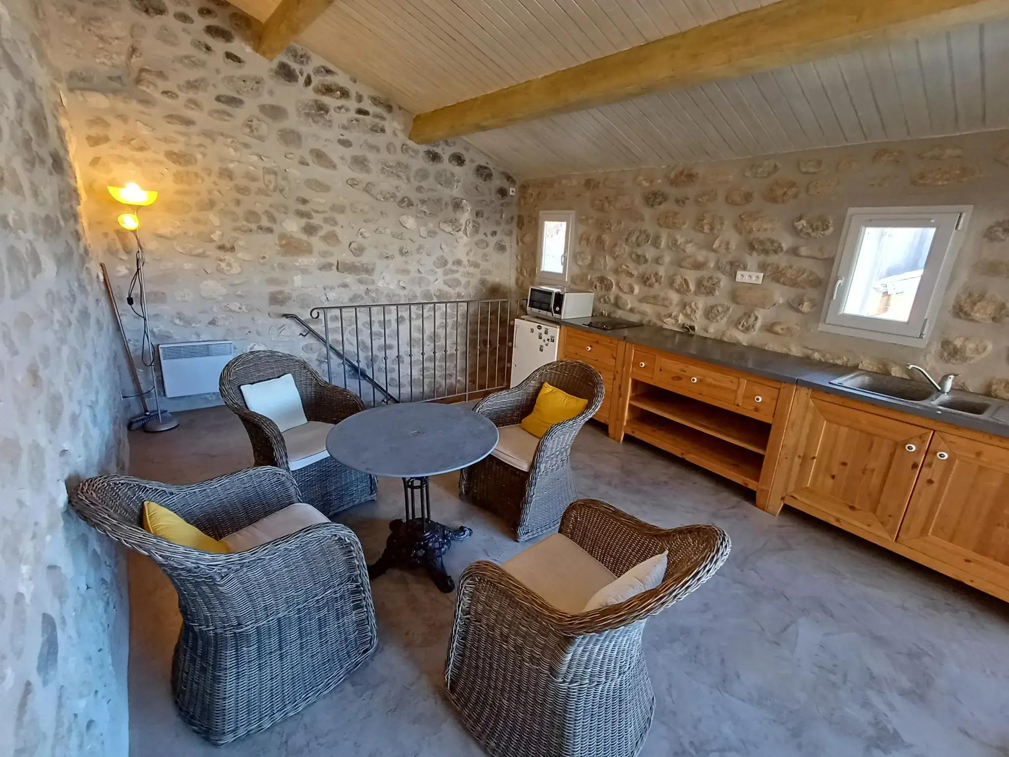Maison de village rénovée avec terrasse à Voguë en Ardèche 