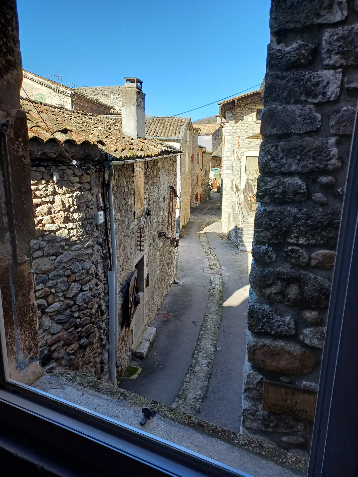 Maison de village rénovée avec terrasse à Voguë en Ardèche 