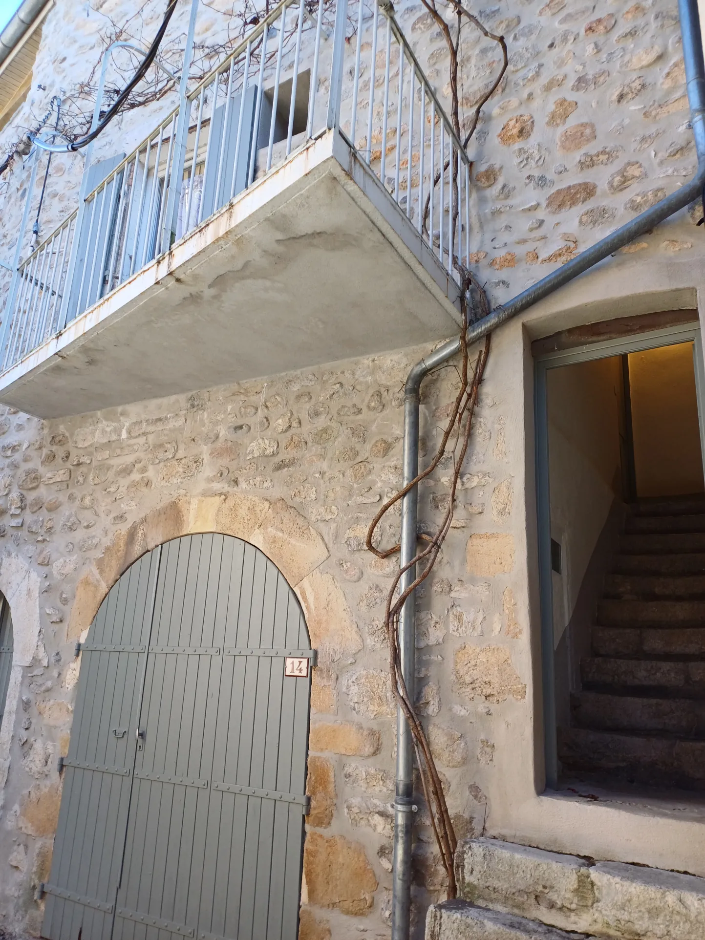 Maison de village rénovée avec terrasse à Voguë en Ardèche 