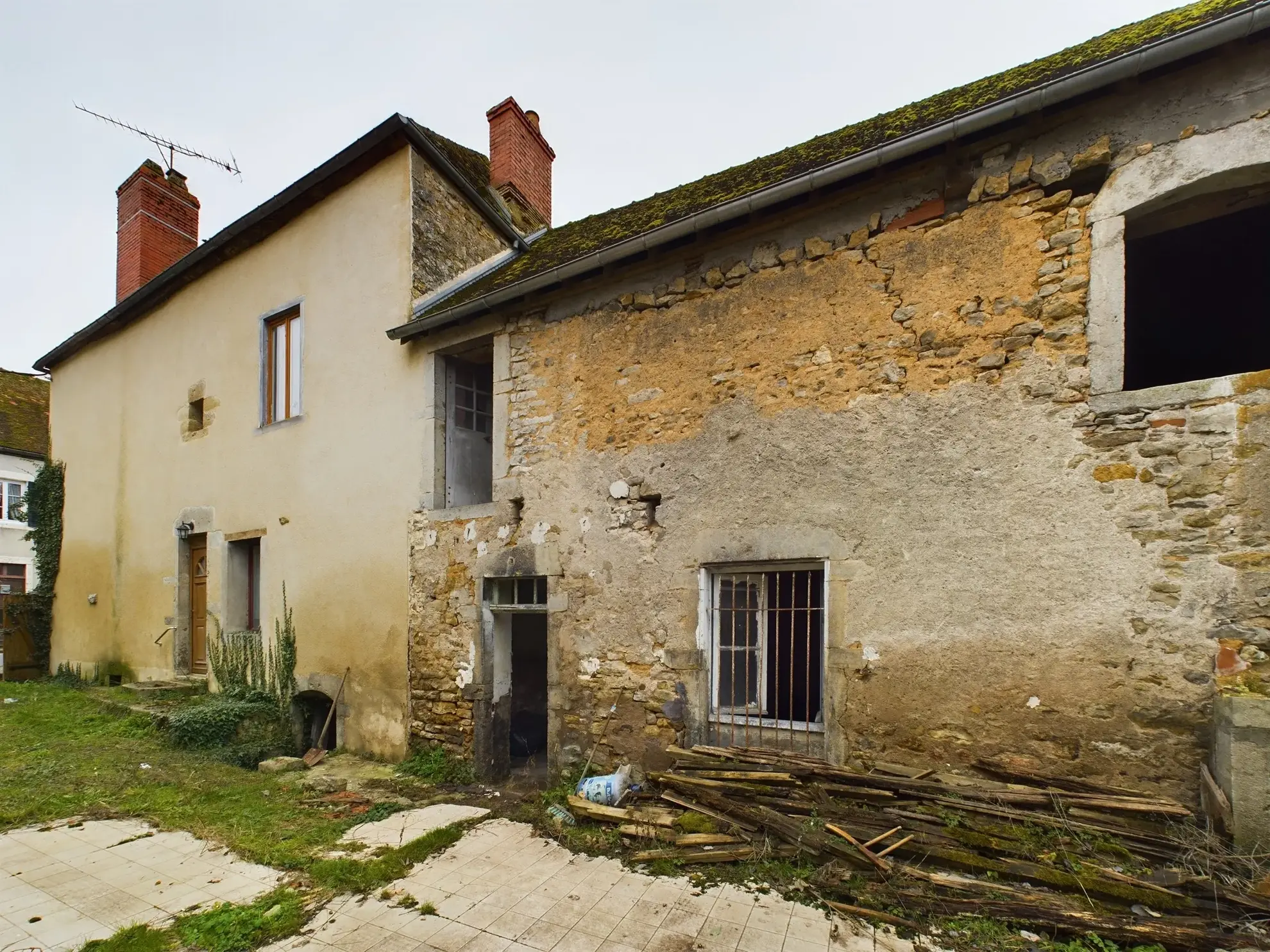 Maison à rénover de 67 m² à Châtillon-en-Bazois avec potentiel de personnalisation 