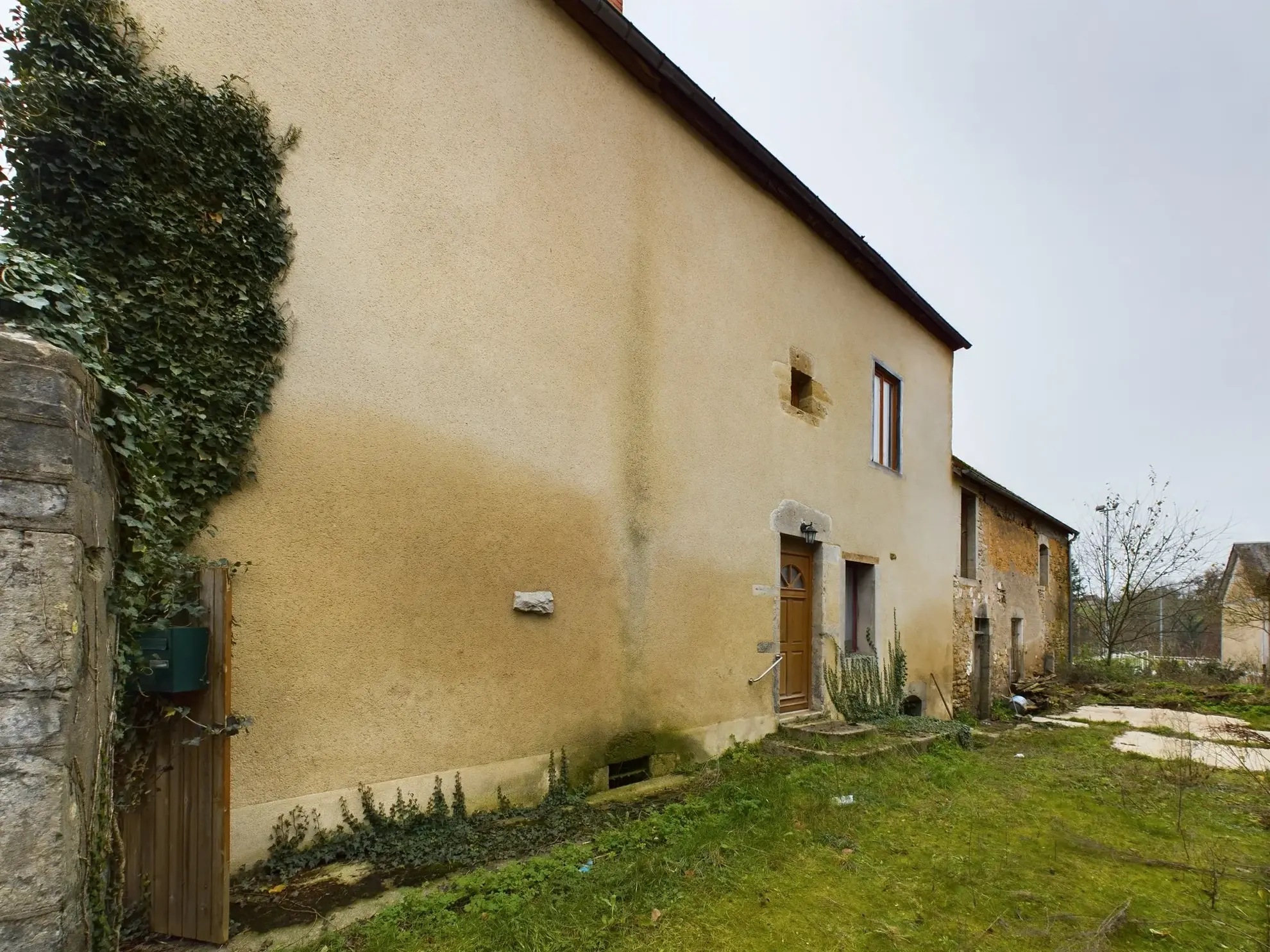 Maison à rénover de 67 m² à Châtillon-en-Bazois avec potentiel de personnalisation 