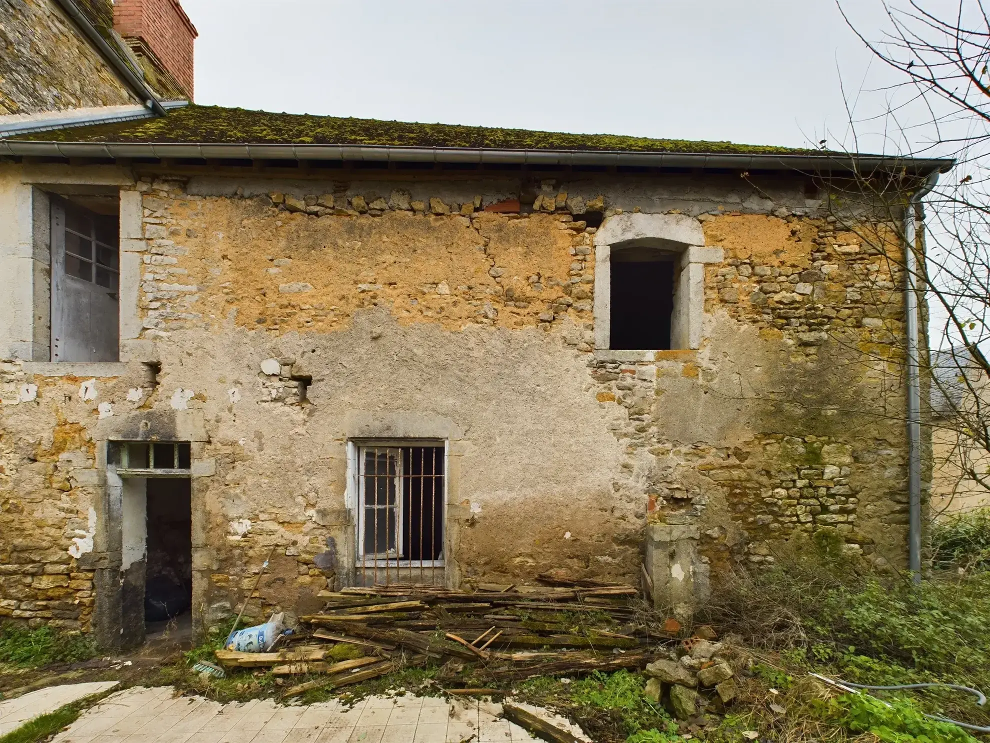Maison à rénover de 67 m² à Châtillon-en-Bazois avec potentiel de personnalisation 