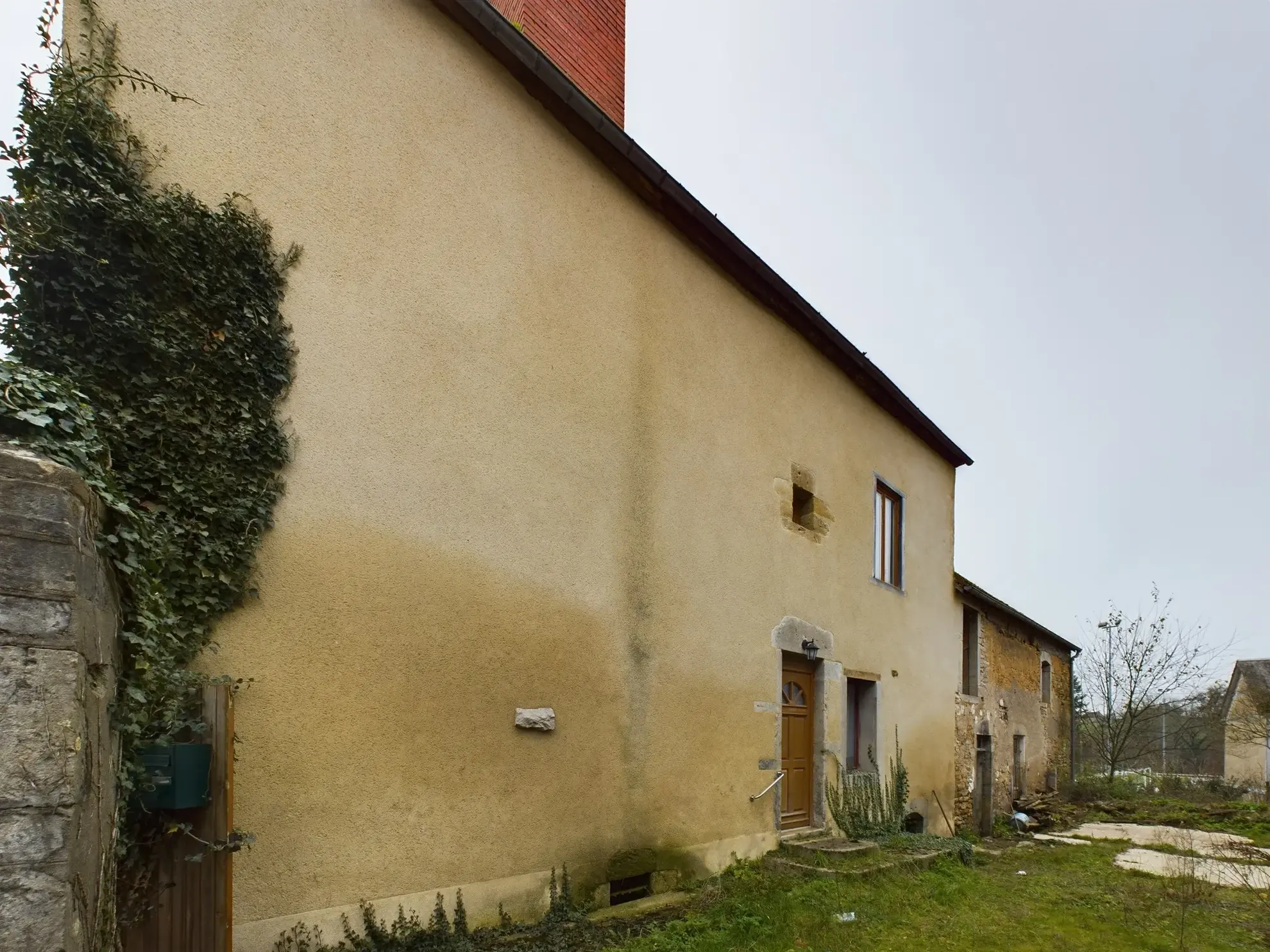 Maison à rénover de 67 m² à Châtillon-en-Bazois avec potentiel de personnalisation 