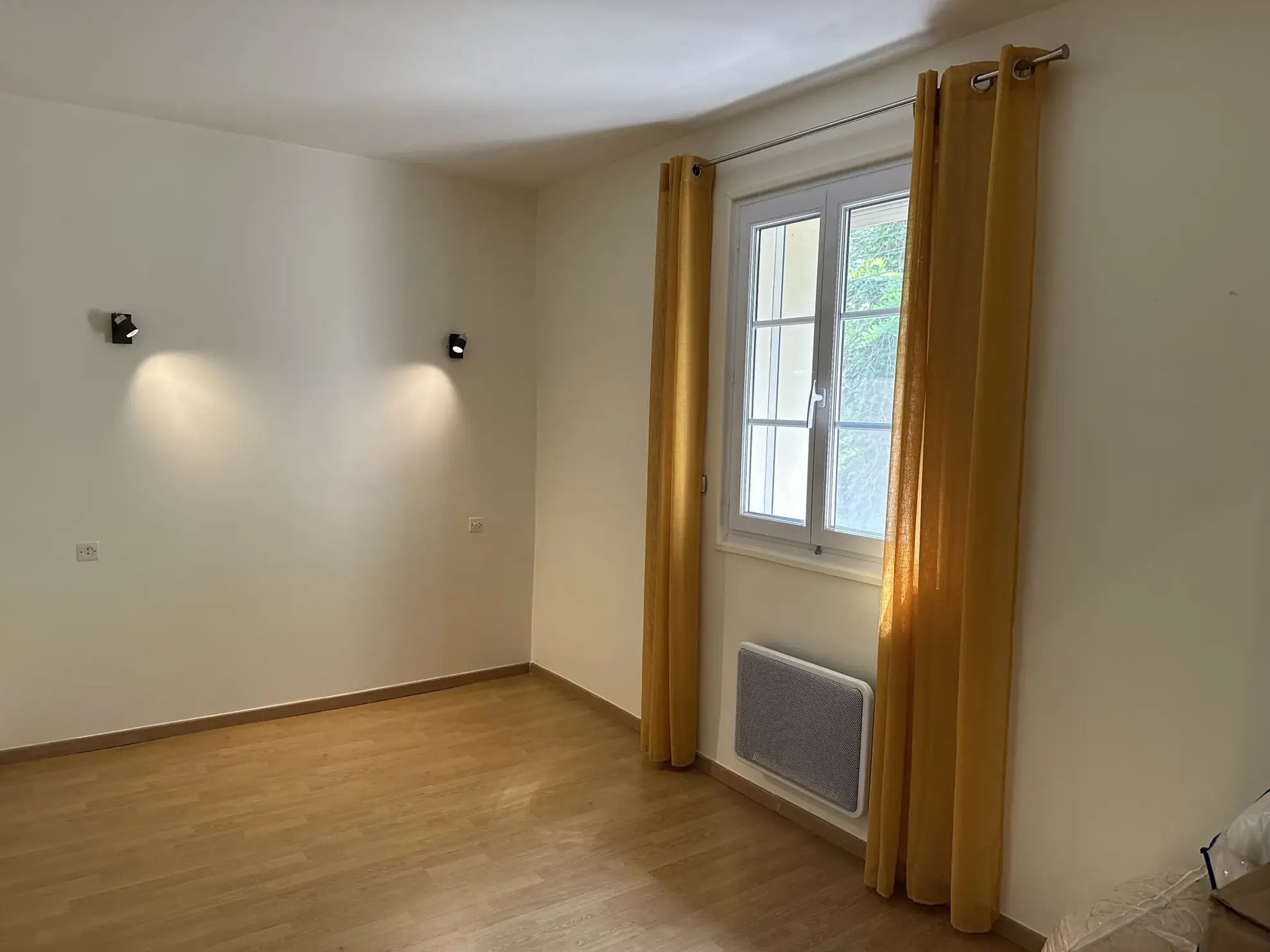 Maison de ville à Lodève avec jardin et potentiel de rénovation - 186 m² 