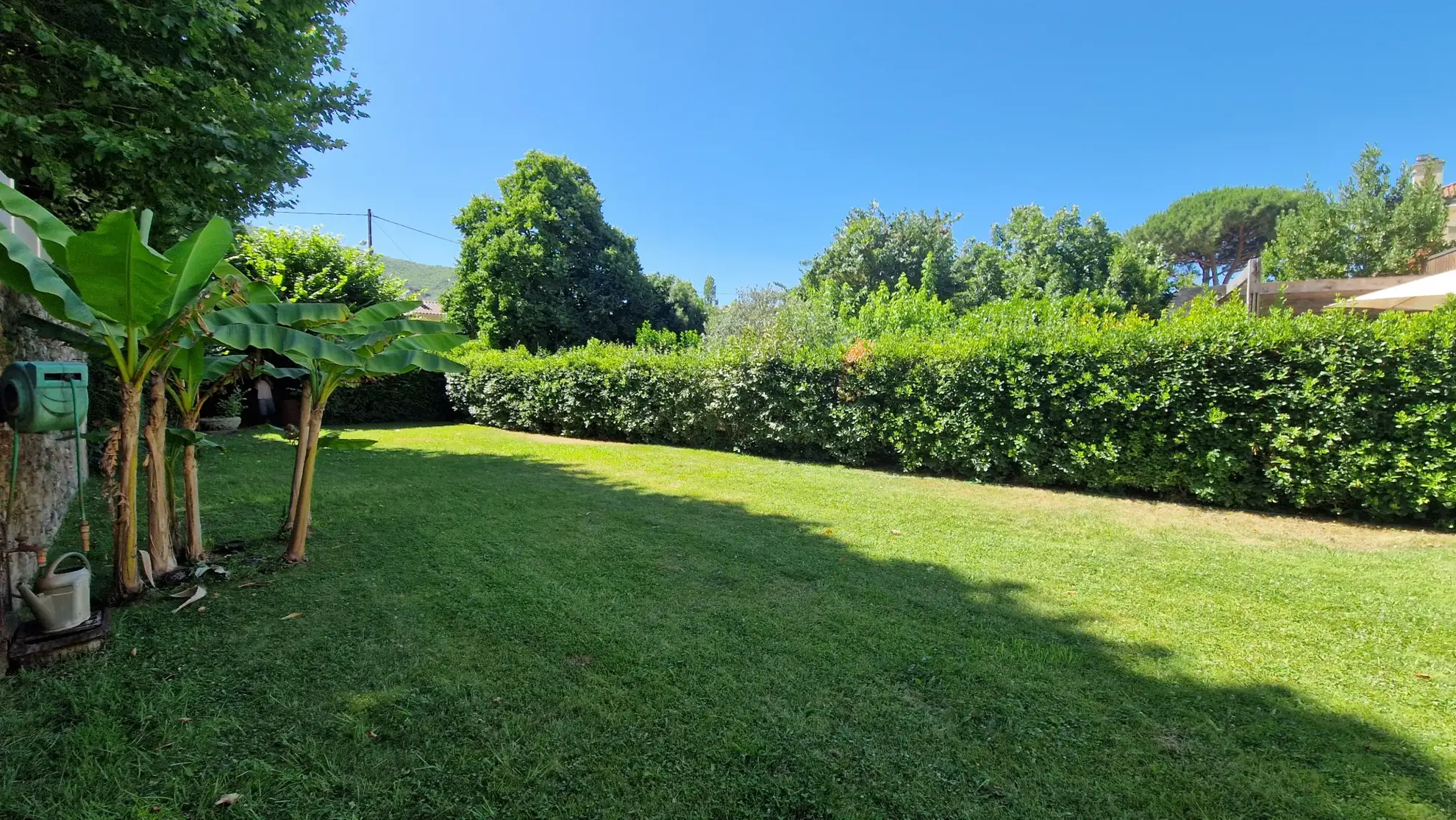 Maison de ville à Lodève avec jardin et potentiel de rénovation - 186 m² 
