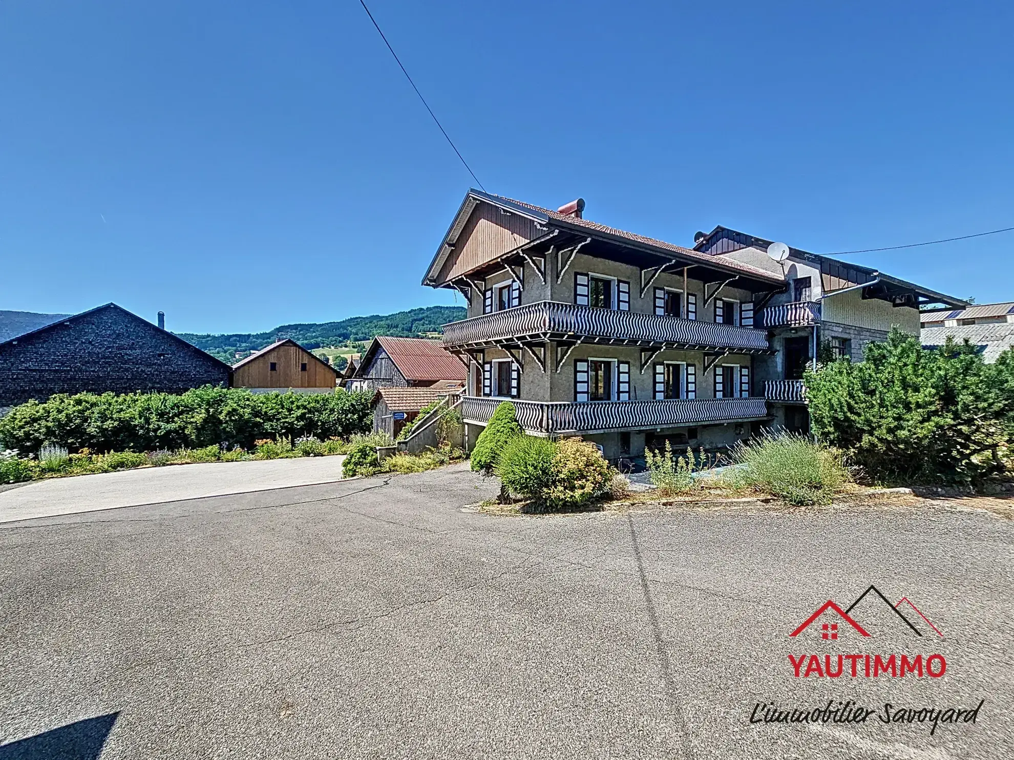 Maison à rénover avec vue sur les montagnes à Villard, Haute-Savoie 