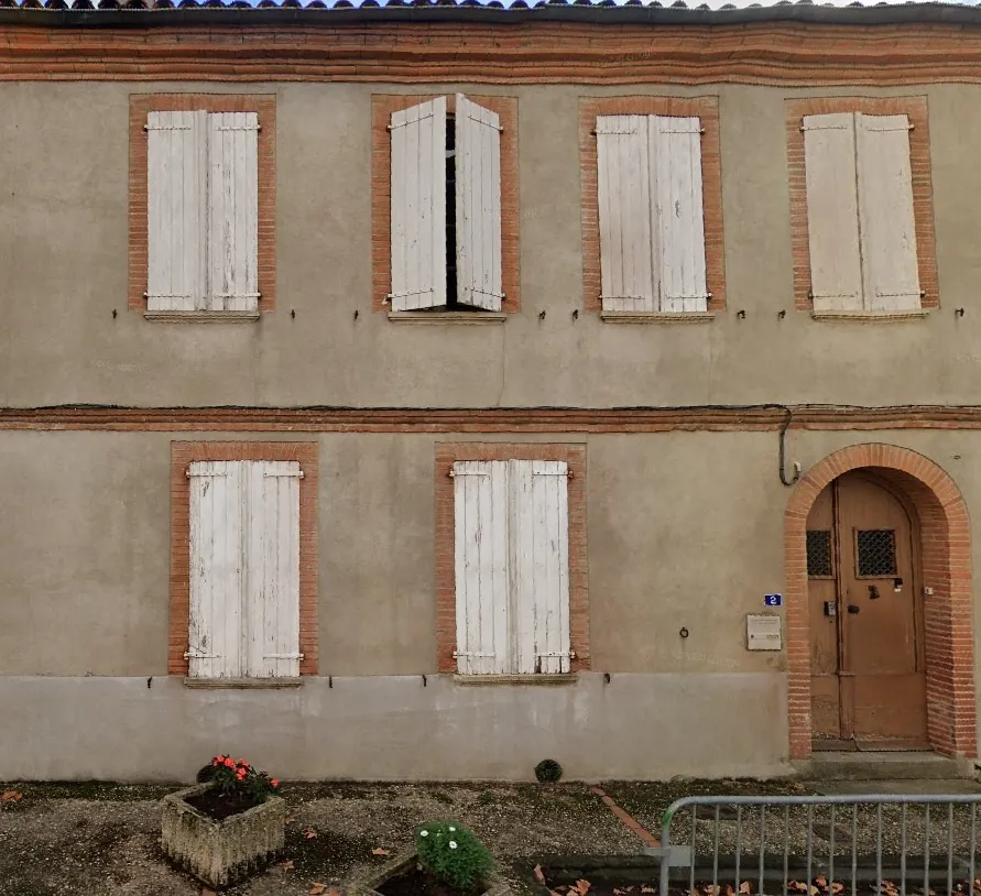 Maison de village à Cintegabelle à rénover avec jardin, idéal investissement locatif