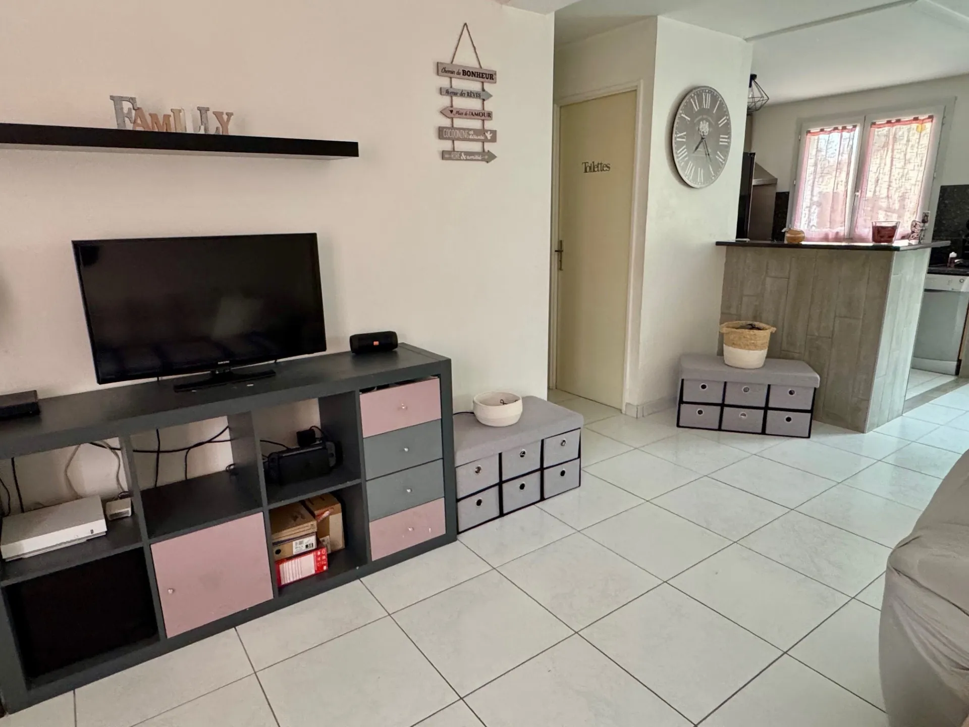 Maison à vendre à Villabé (91) – Pavillon de charme avec jardin et panneaux solaires 