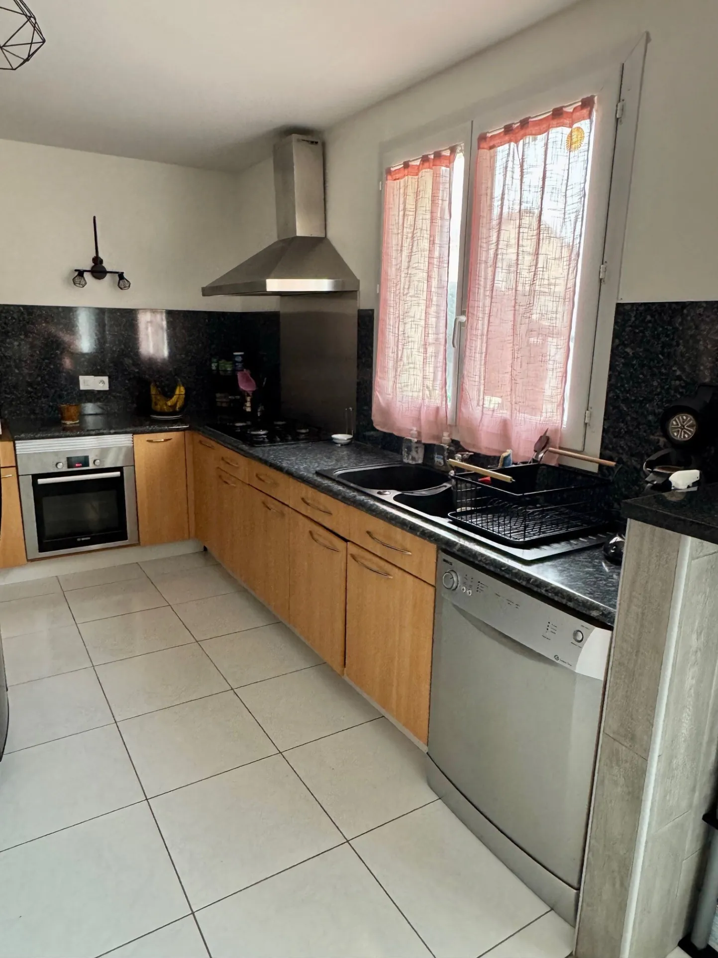 Maison à vendre à Villabé (91) – Pavillon de charme avec jardin et panneaux solaires