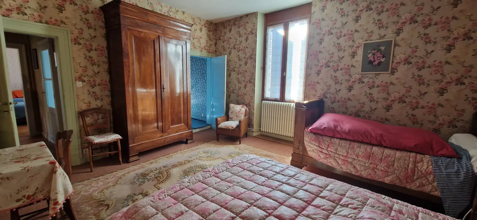 Grande maison familiale en pierre à Grignols de 373 m² avec jardin et garage 