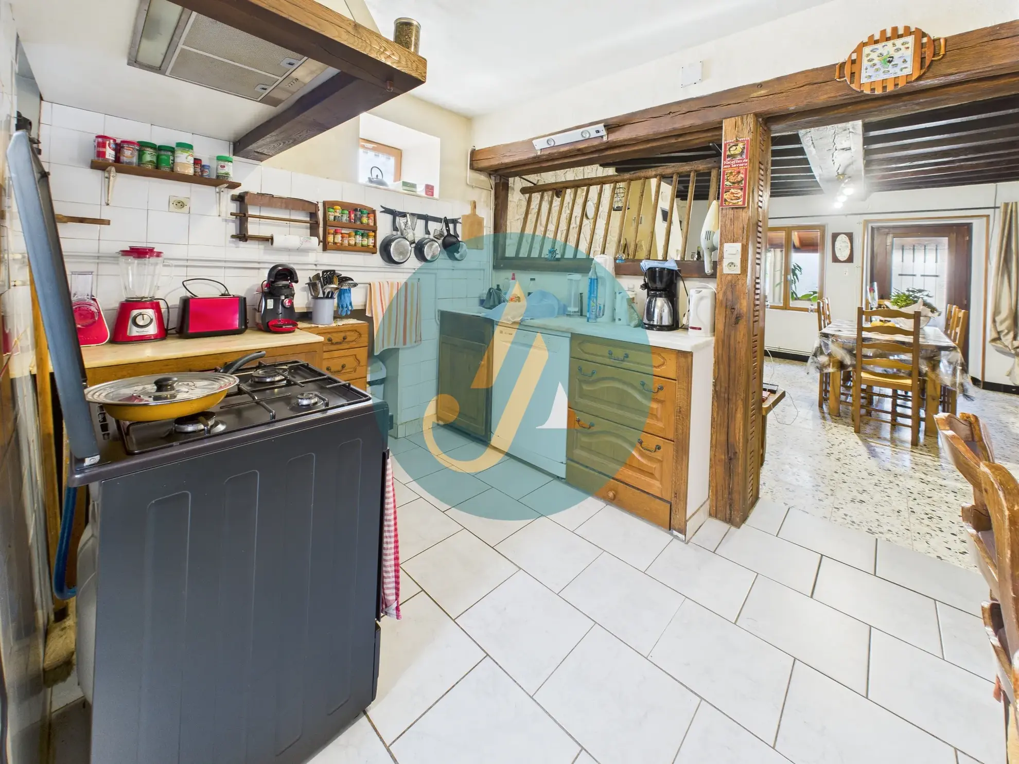 Charmante maison de 138m² avec 4 chambres et dépendances à Suilly-la-Tour 