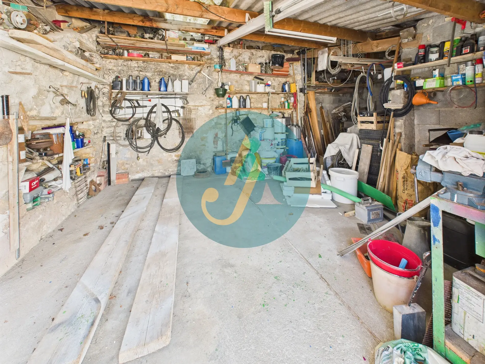 Charmante maison de 138m² avec 4 chambres et dépendances à Suilly-la-Tour 