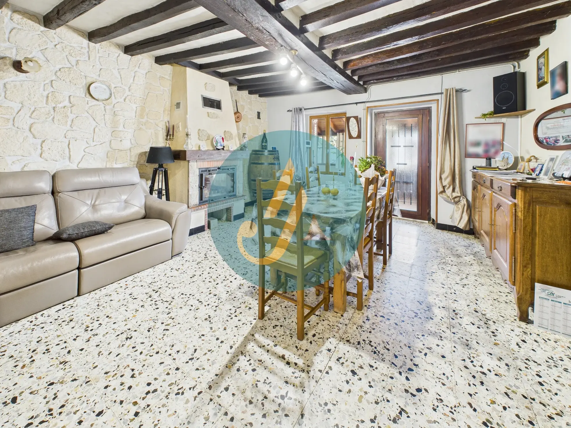 Charmante maison de 138m² avec 4 chambres et dépendances à Suilly-la-Tour 