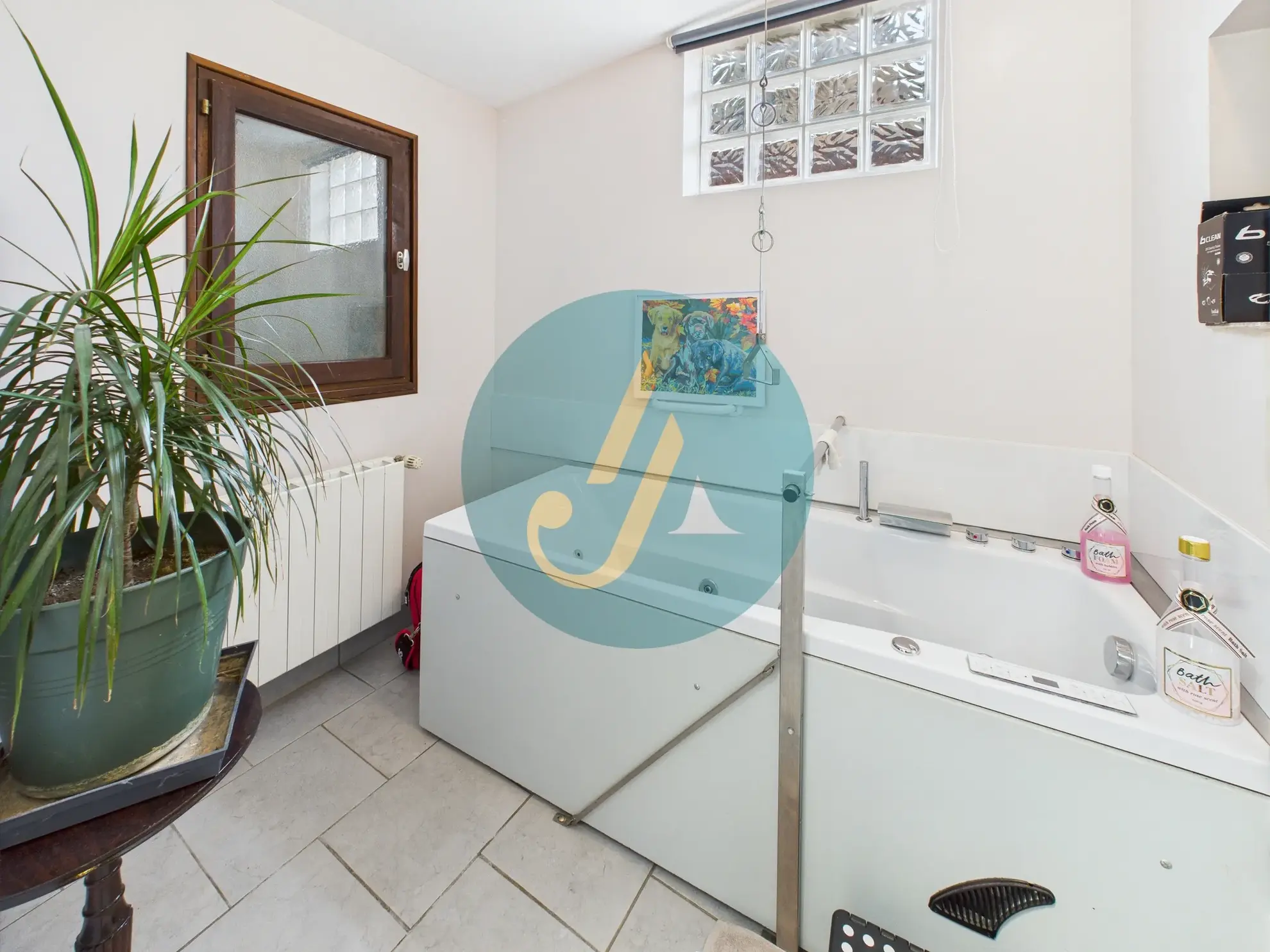 Charmante maison de 138m² avec 4 chambres et dépendances à Suilly-la-Tour 